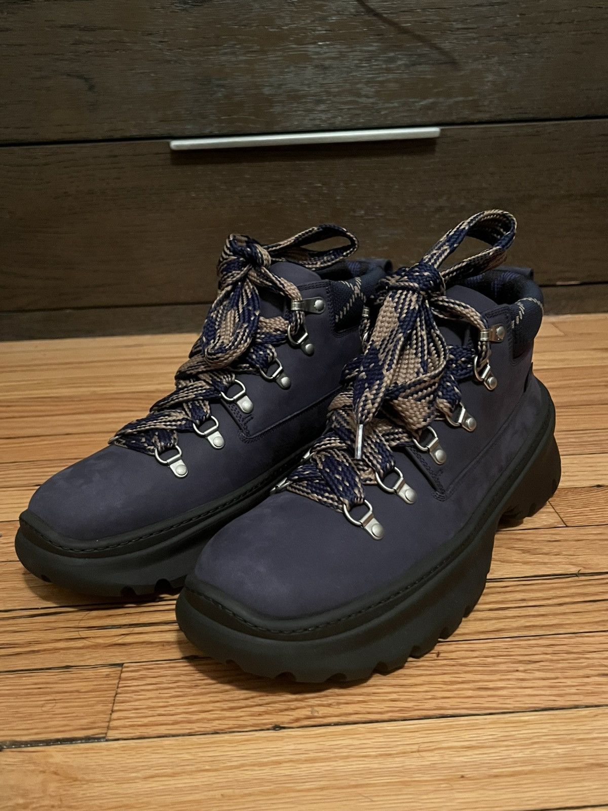 Burberry Burberry Nubuck Scoot Hike Boots Size US 11 / EU 44 - 1 Thumbnail