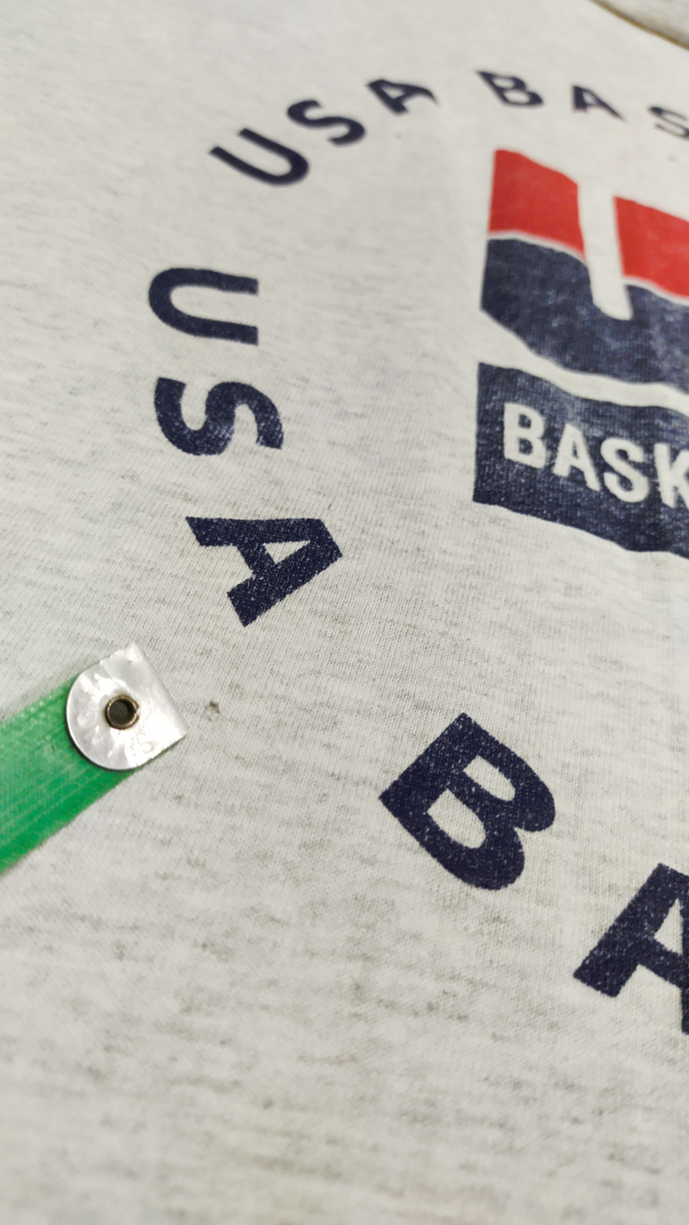 Vintage VINTAGE X CHAMPION BASKETBALL VTG TEE Size US L / EU 52-54 / 3 - 11 Thumbnail