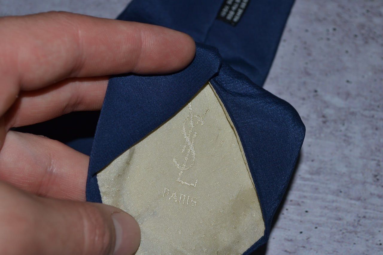 Vintage × Yves Saint Laurent Vintage Tie Yves Saint Laurent Blue Silk Size ONE SIZE - 8 Thumbnail