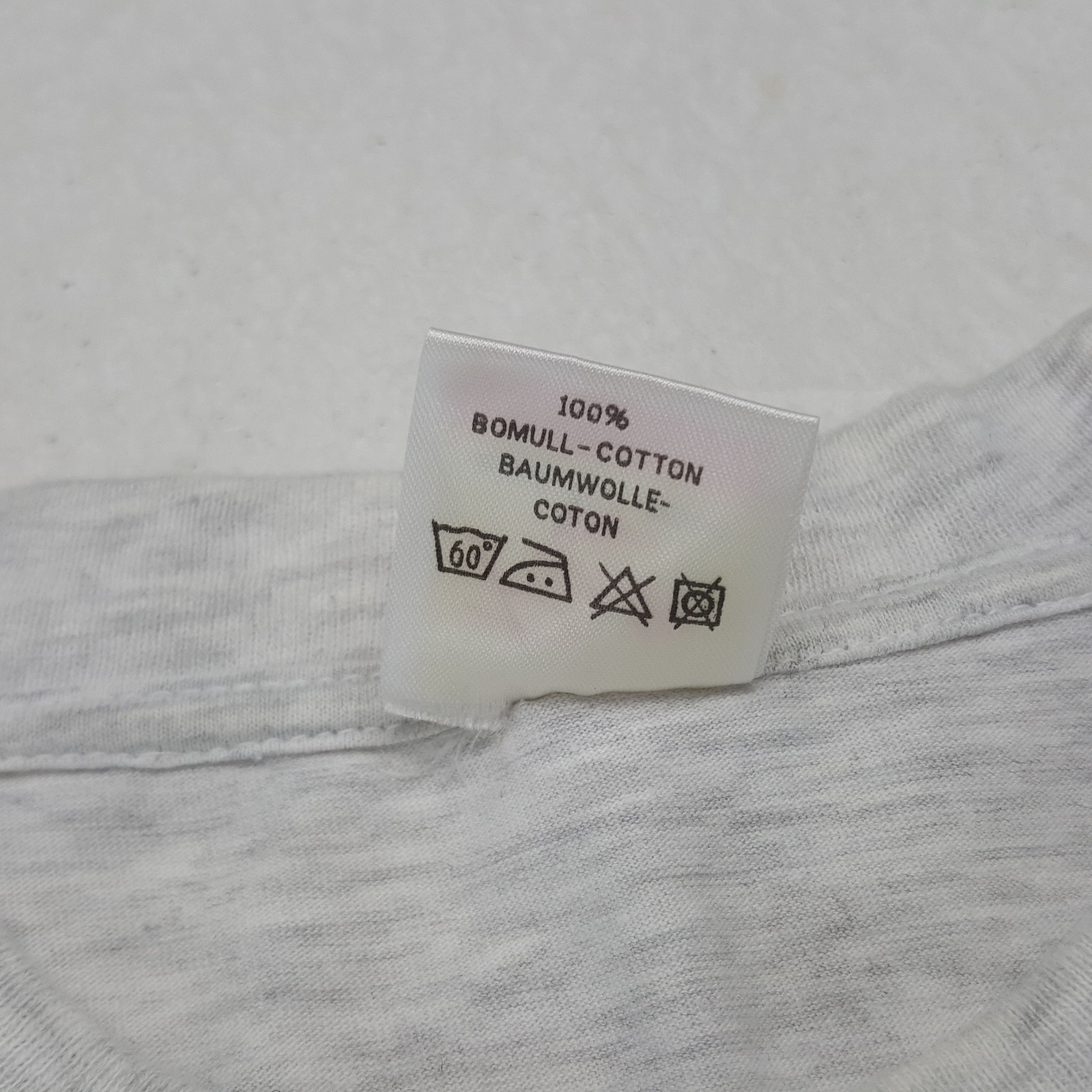 Vintage Vintage University Sweden Tshirt Size US M / EU 48-50 / 2 - 5 Thumbnail