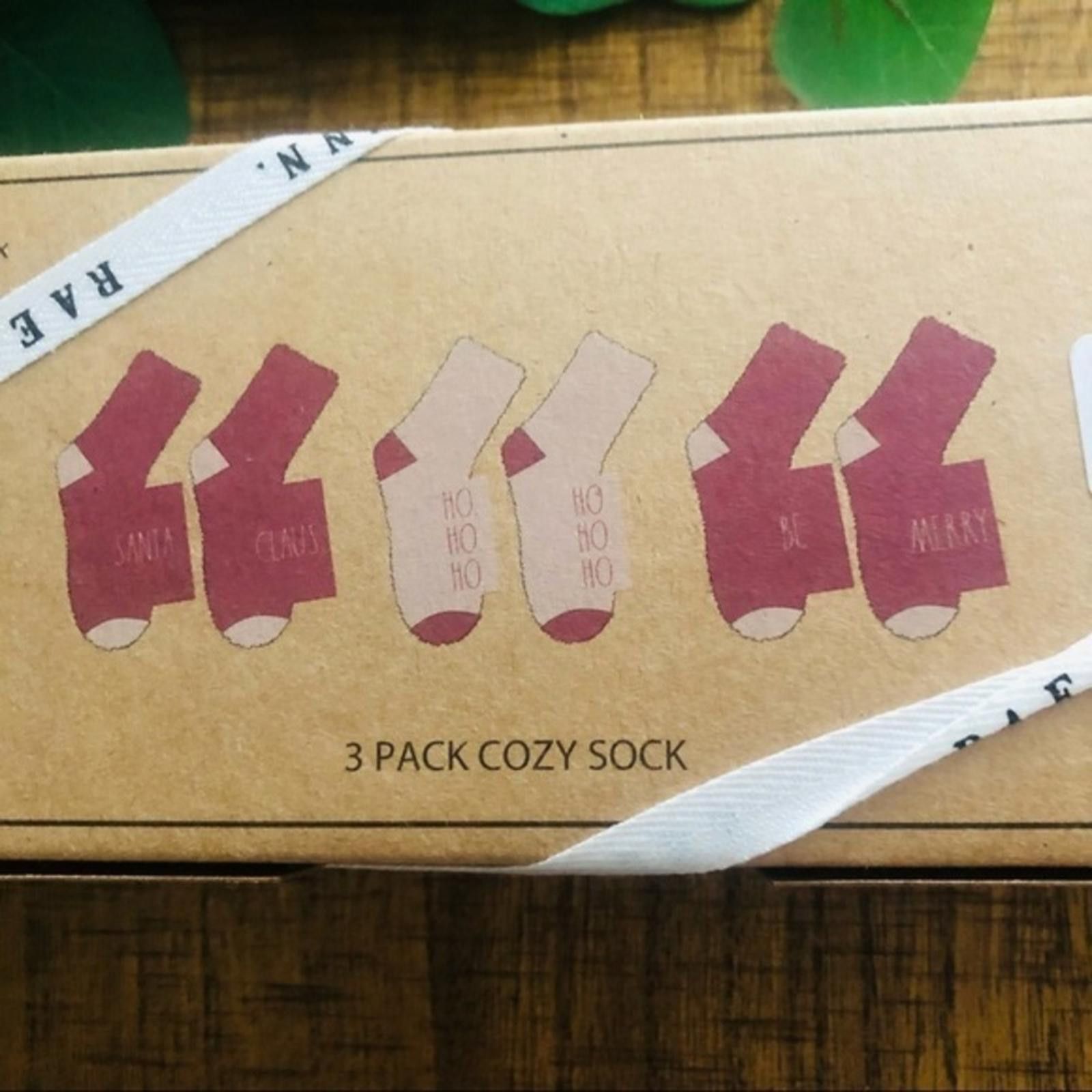 Designer Rae Dunn Holiday Socks NWT Size ONE SIZE - 5 Thumbnail