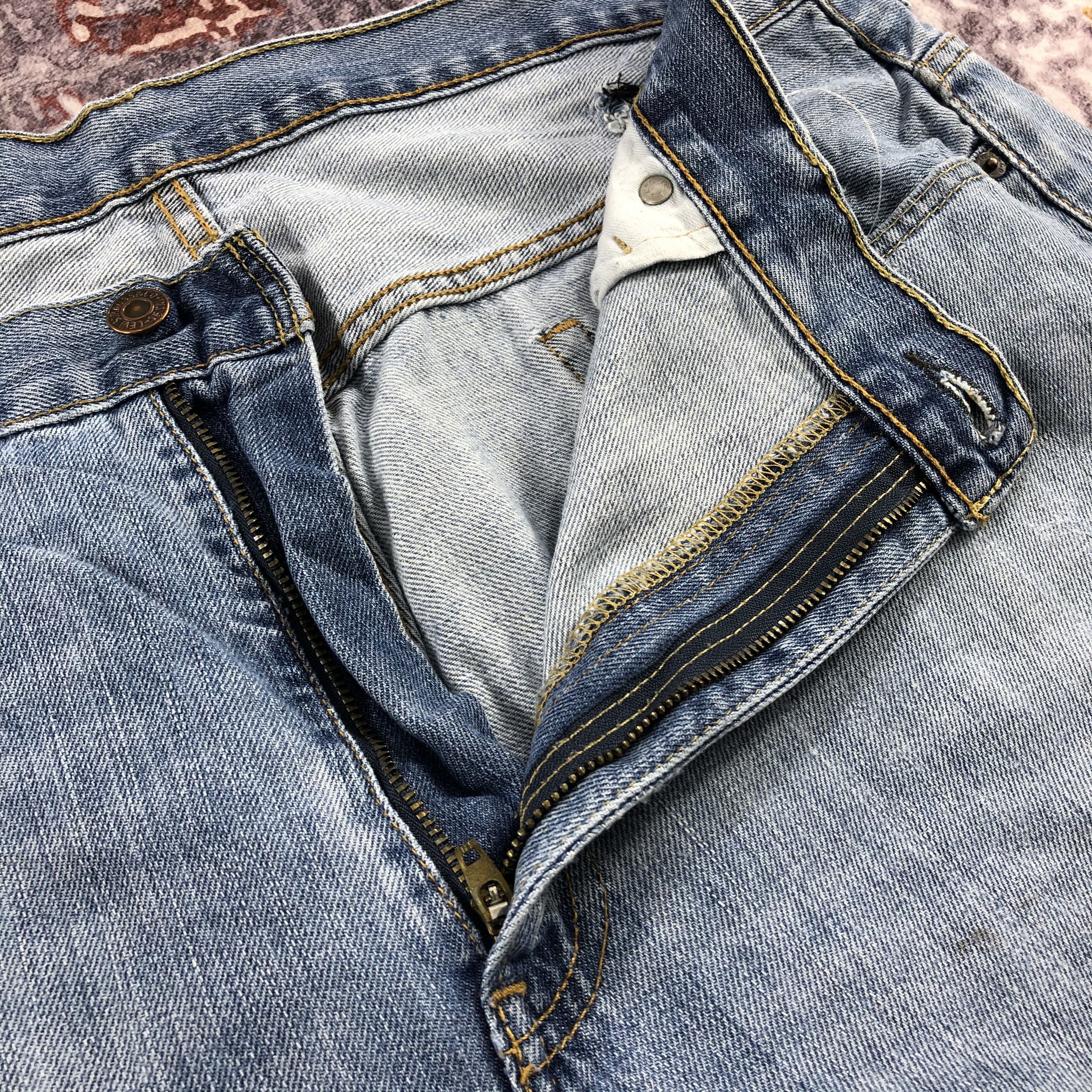Levi's × Vintage Vintage Blue Wash Levis Jeans-JM2520 Size US 41 - 14 Thumbnail