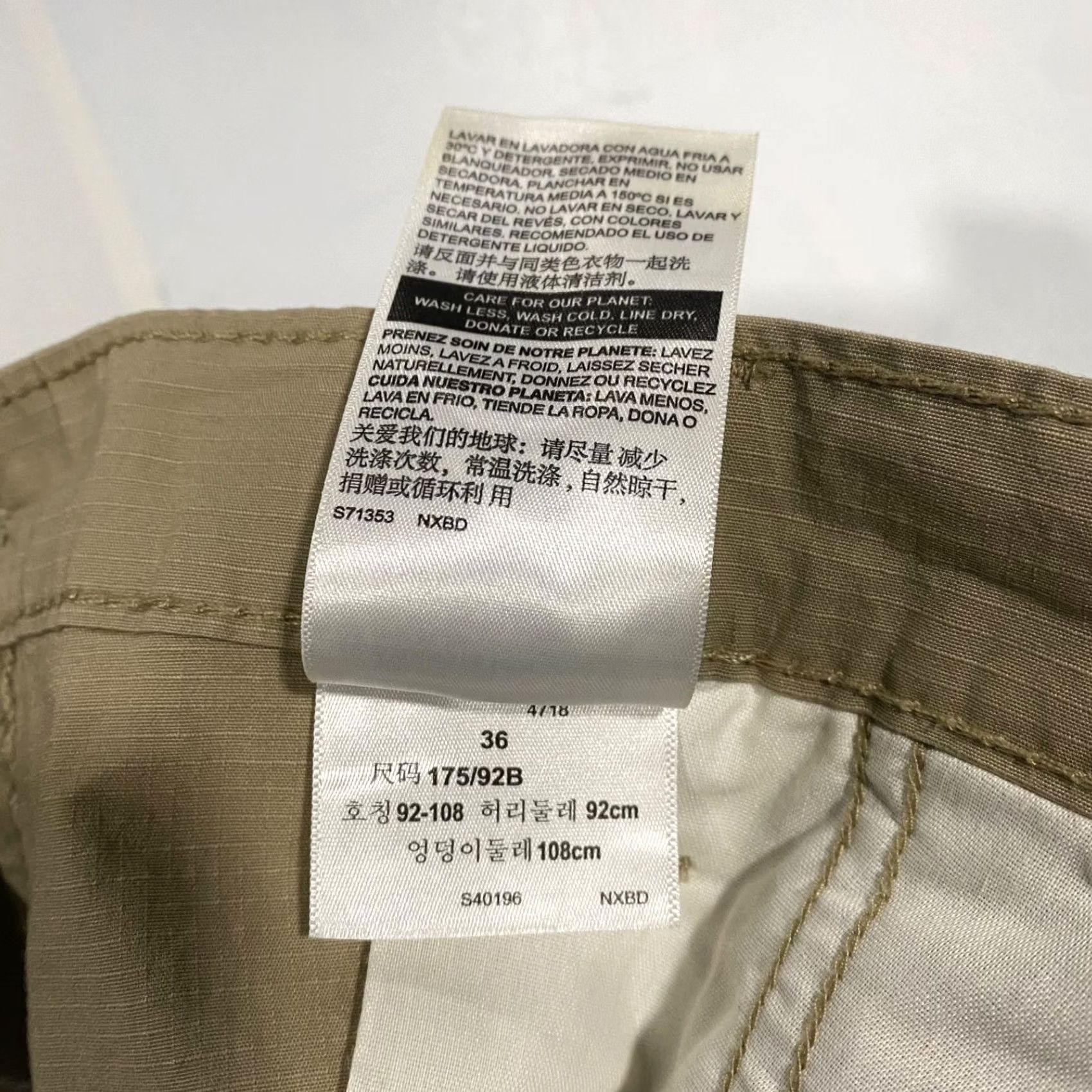 Vintage Signature by Levi Strauss & Co. Levi's Signature Mens Shorts Cargo Beige 36 Mid Rise Utility Pocketed Outdoor Cotton Spandex Casual Wear Mens Size US 36 / EU 52 - 5 Thumbnail