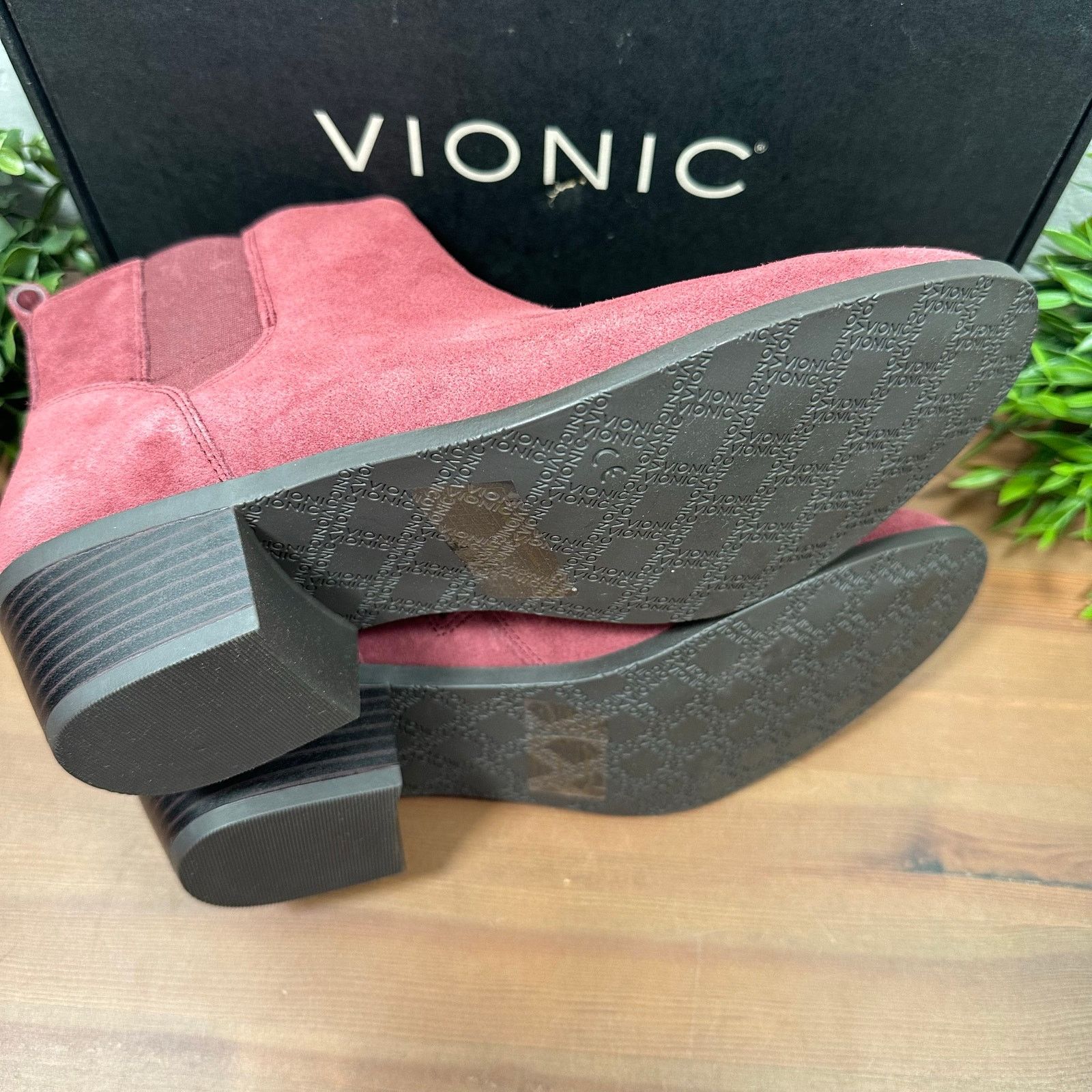 Vionic Vionic Roseland Water-Repellent Suede Ankle Boots Size 10 Size US 10 / IT 40 - 8 Thumbnail