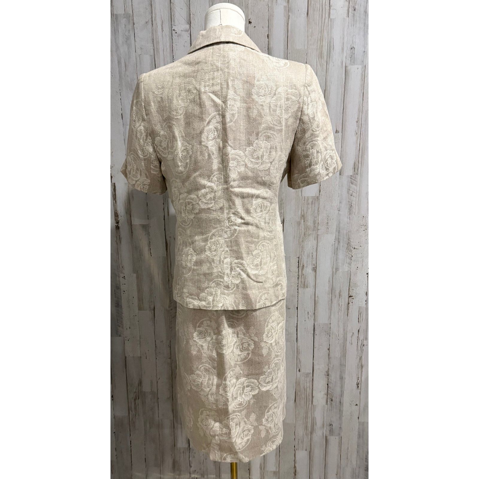 Harve Benard Harve Benard Collection Skirt Suit Womens Petite 8P Beige Size M / US 6-8 / IT 42-44 - 3 Thumbnail