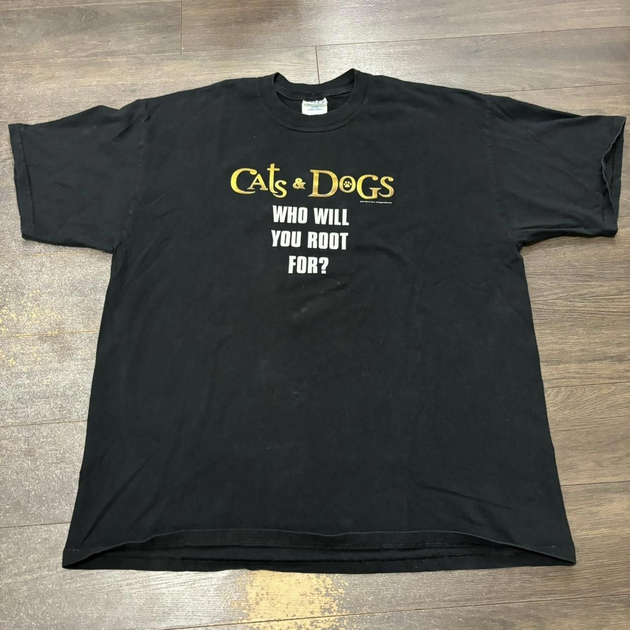 Designer vintage Cats & dogs movie promo who will you root for tshirt Size US XL / EU 56 / 4 - 3 Thumbnail