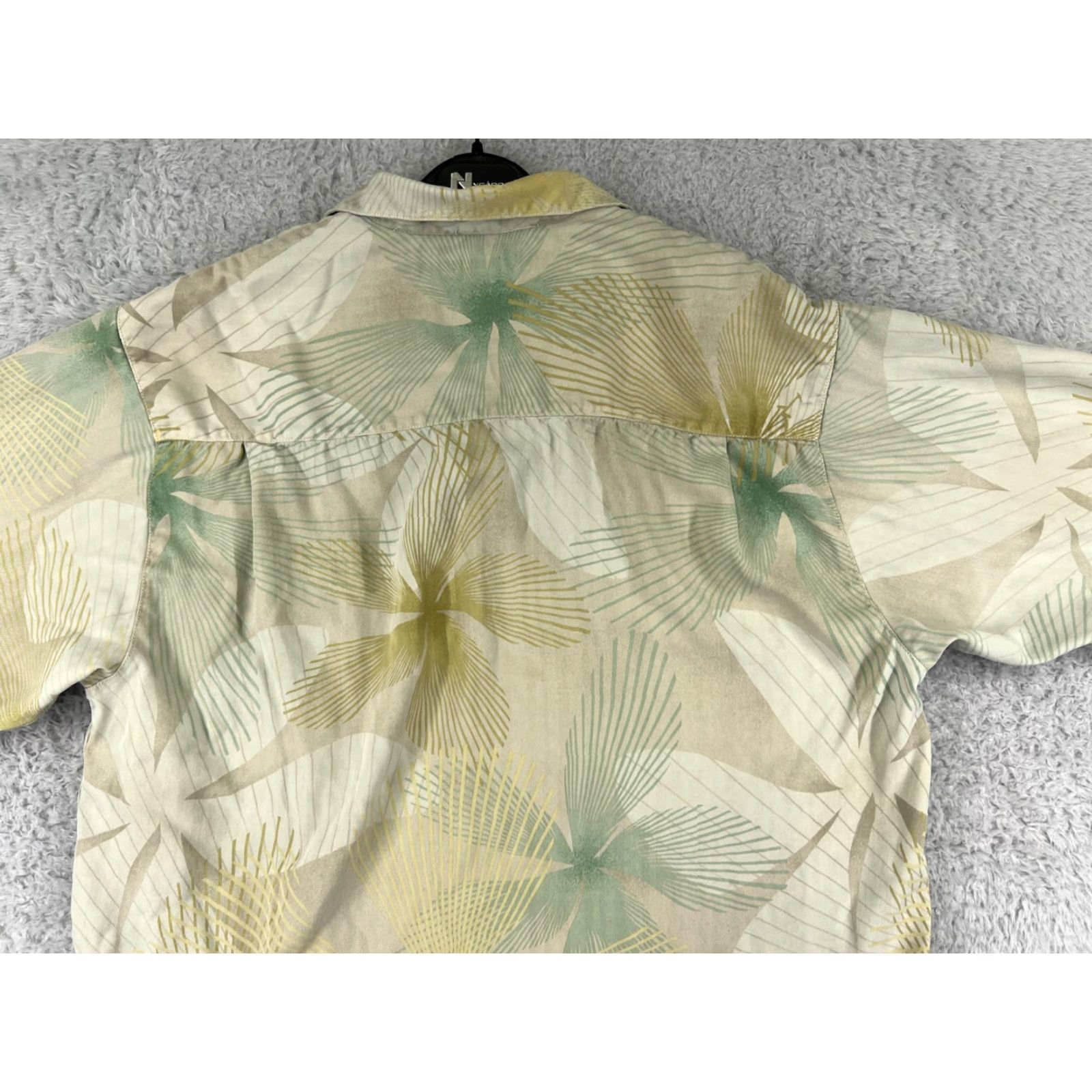 Tommy Bahama Tommy Bahama Shirt Mens Large Beige Floral Hawaiian Silk Button-Up Shirt Size US L / EU 52-54 / 3 - 7 Thumbnail