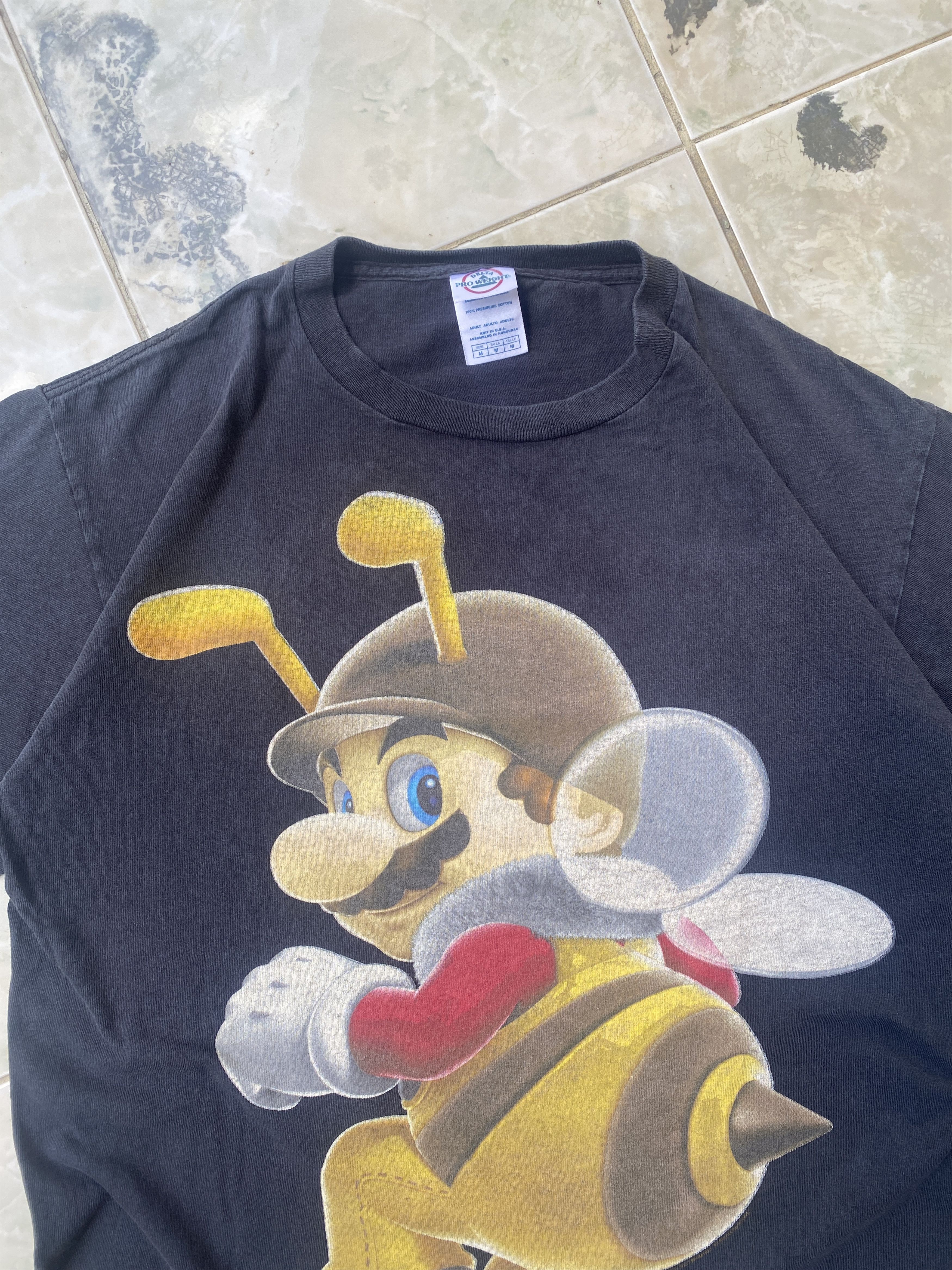 Nintendo Vintage Super Mario Galaxy Bee Nintendo Promo Graphic Tee Size US M / EU 48-50 / 2 - 6 Thumbnail