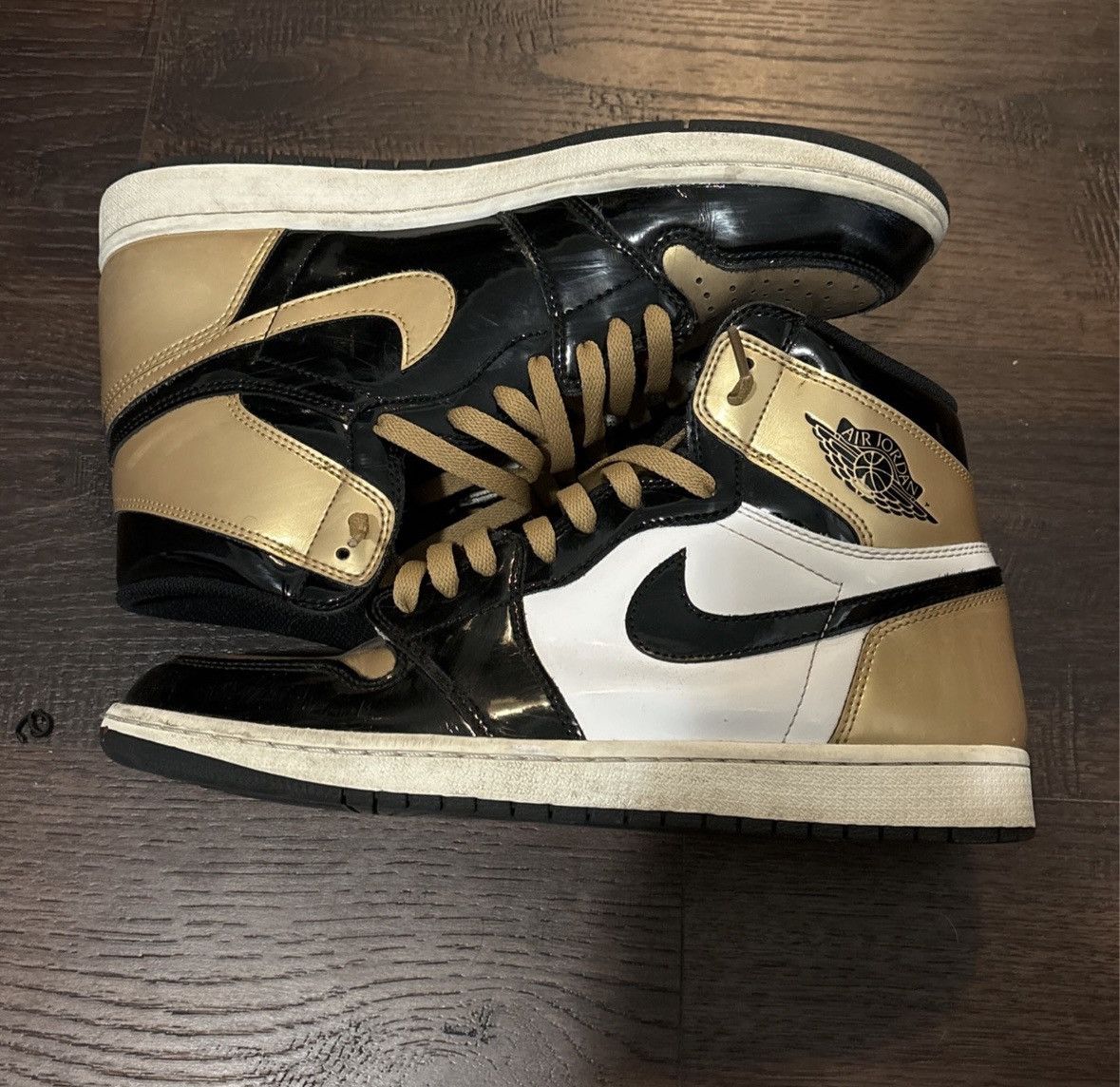 Jordan Brand Jordan 1 gold toe Size US 11 / EU 44 - 2 Thumbnail