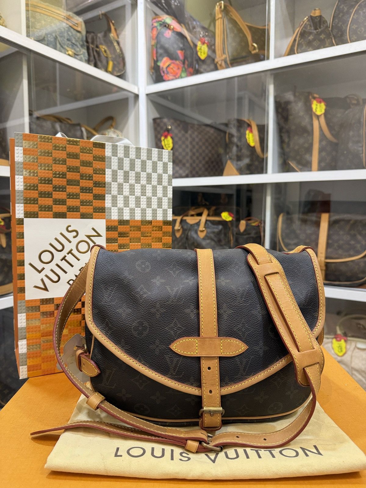 Louis Vuitton LOUIS VUITTON MONOGRAM SAUMUR 30 - 2070 Size ONE SIZE - 2 Thumbnail