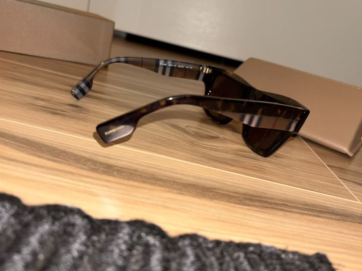 Burberry BURBERRY Tortoiseshell Ernest Sunglasses Size ONE SIZE - 9 Thumbnail