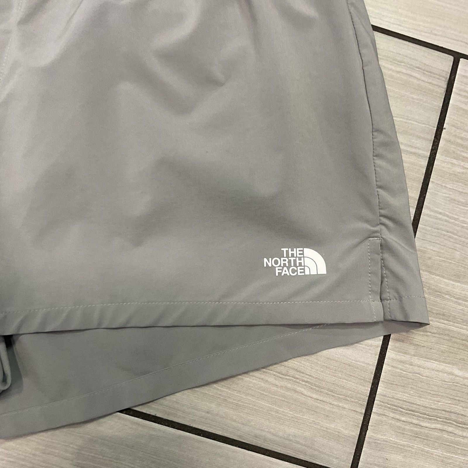 The North Face The North Face Grey Athletic Running Shorts Size 32" / US 10 / IT 46 - 3 Thumbnail