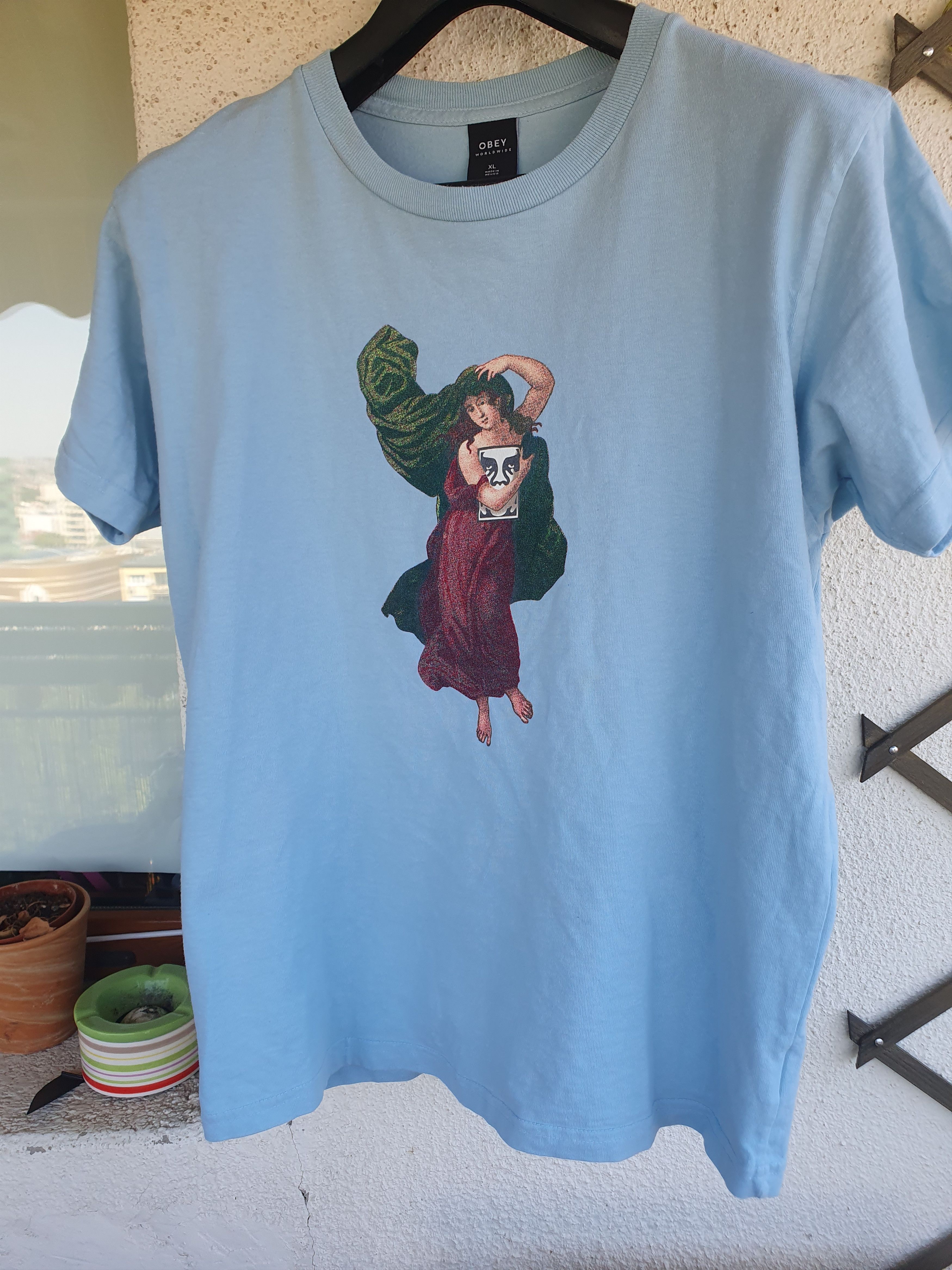 Obey Obey Worldwide Impressionism t-shirt sz L? Size US L / EU 52-54 / 3 - 1 Thumbnail
