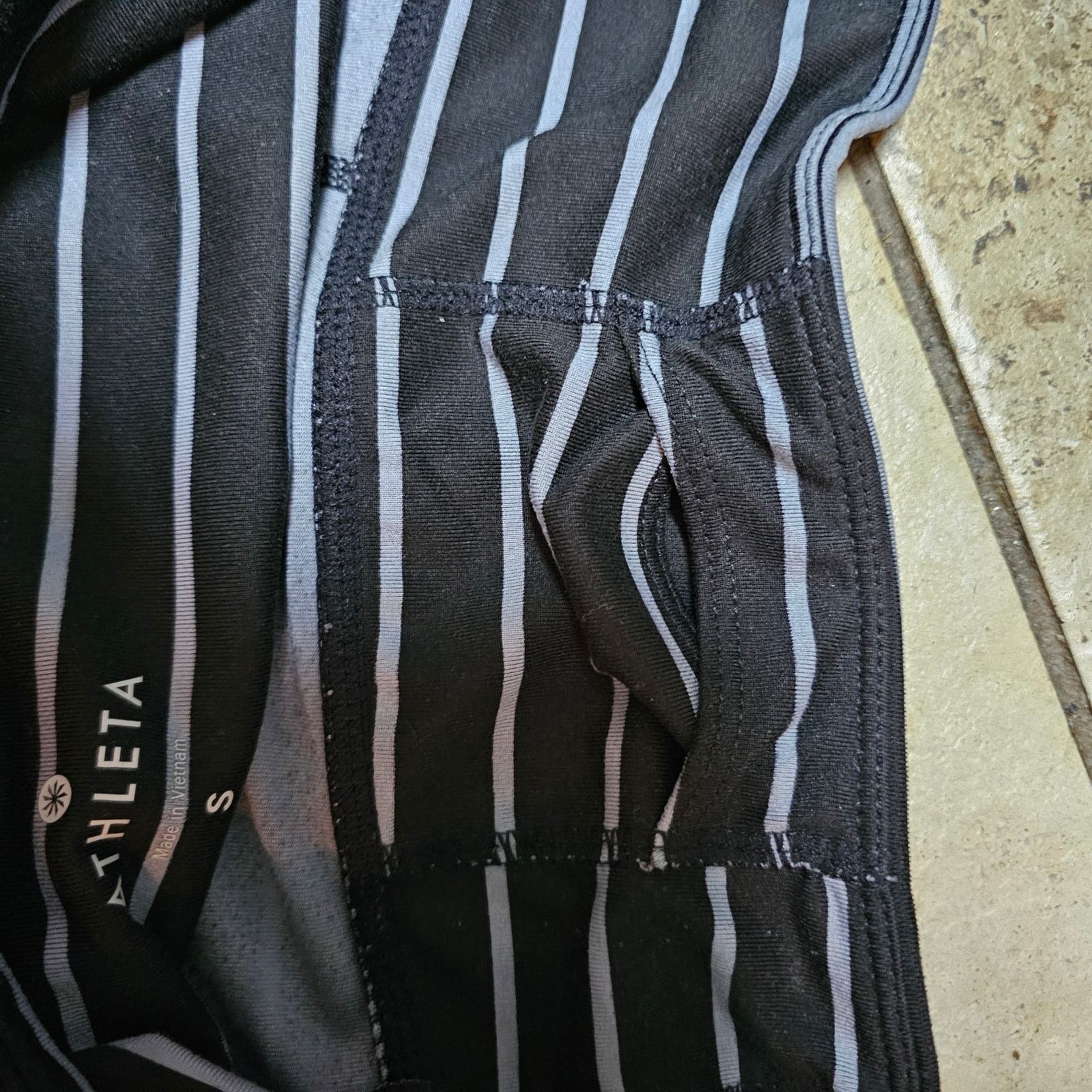 Athleta Athleta Striped Leggings Black and Gray 27" inseam sz Small Size 27" / US 4 / IT 40 - 4 Thumbnail