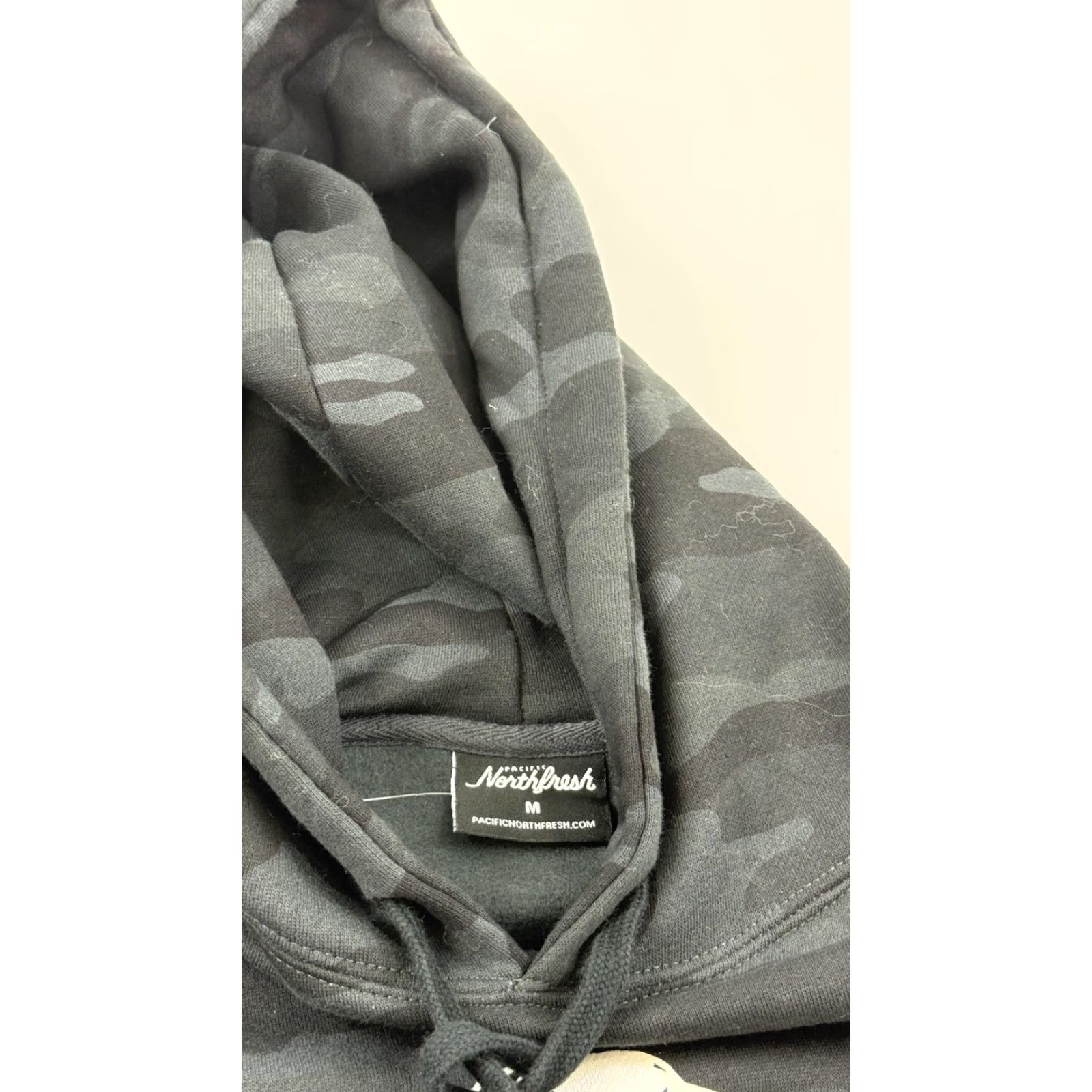 Vintage Pacific Northfresh Hoodie Mens Medium Black Camo Drip Mountain Graphic Size US M / EU 48-50 / 2 - 7 Thumbnail