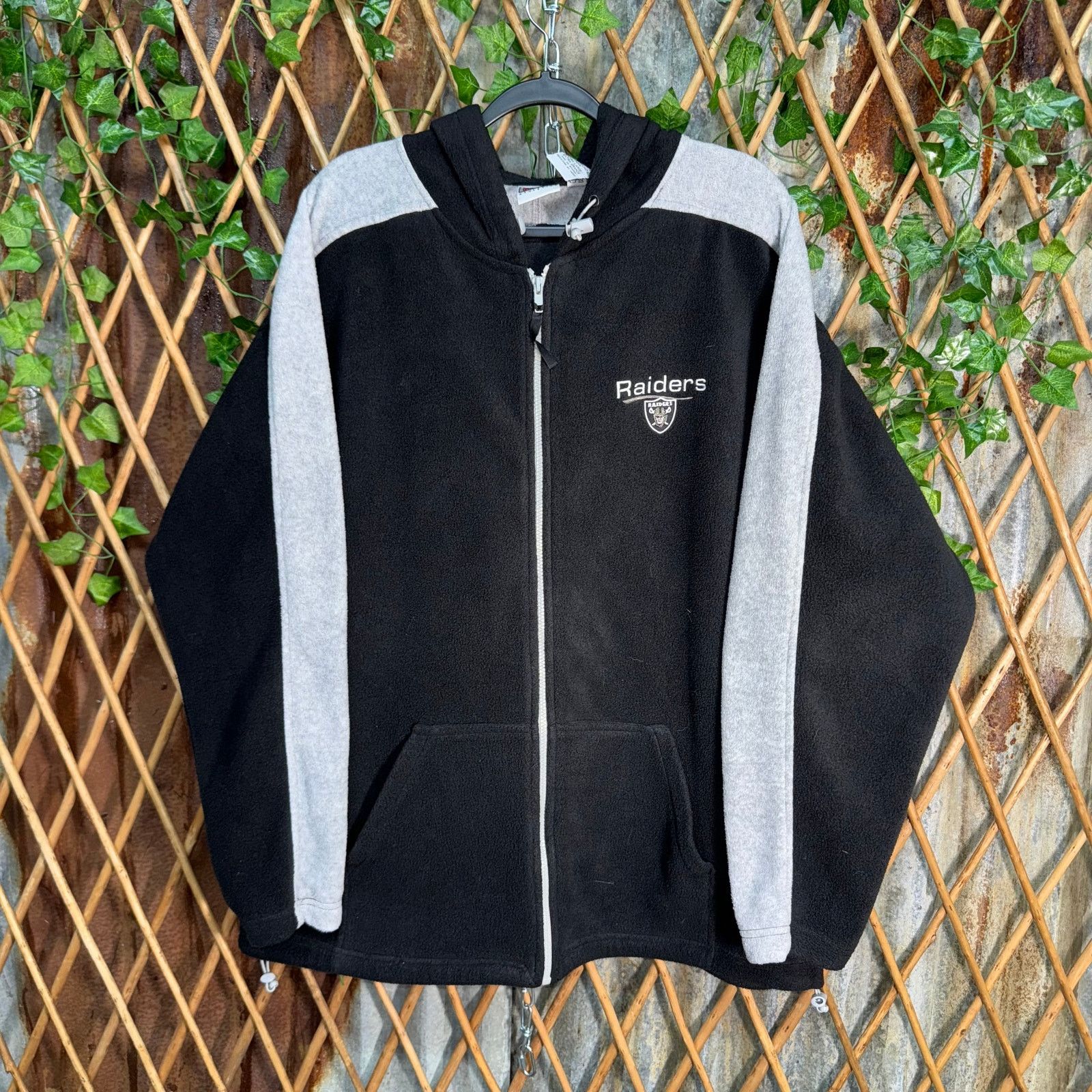 NFL Vintage Y2K Oakland Raiders embroidered fleece zip up hoodie Size US XL / EU 56 / 4 - 1 Thumbnail