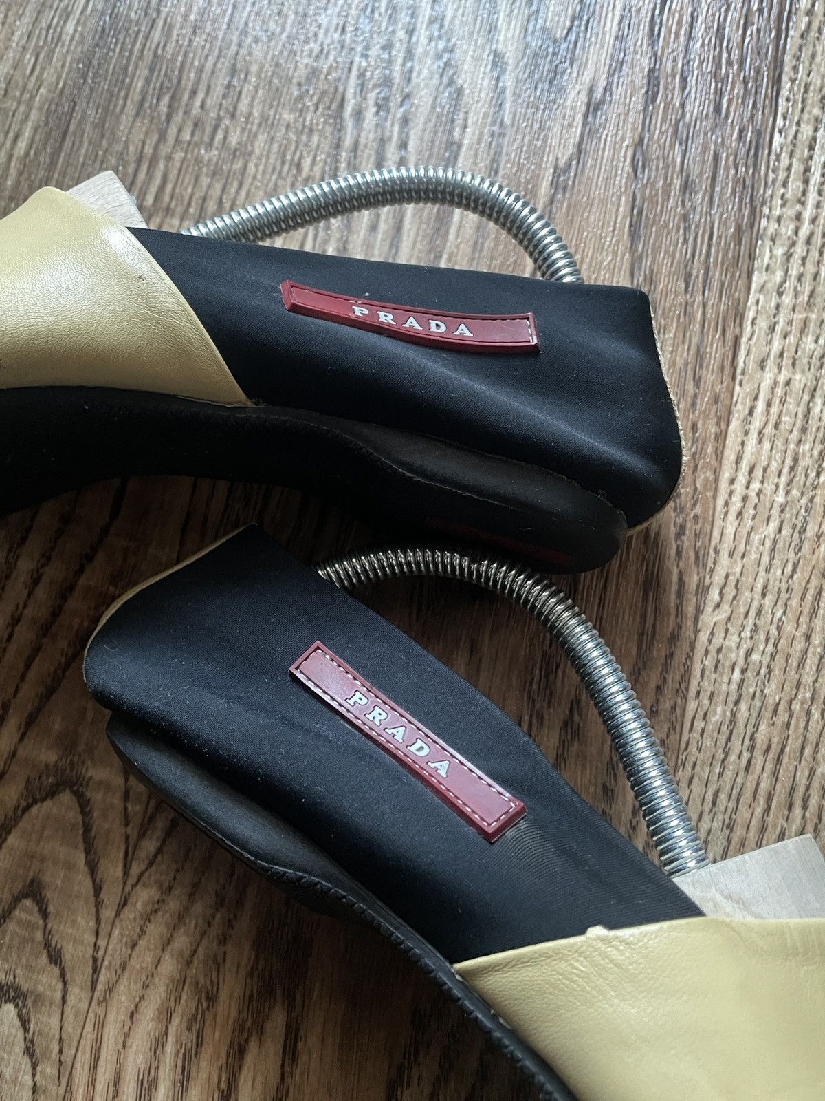 Prada 2000’s Vintage Prada Logo Leather Scrunch Ballet Flats Shoes Size US 7 / IT 37 - 2 Thumbnail