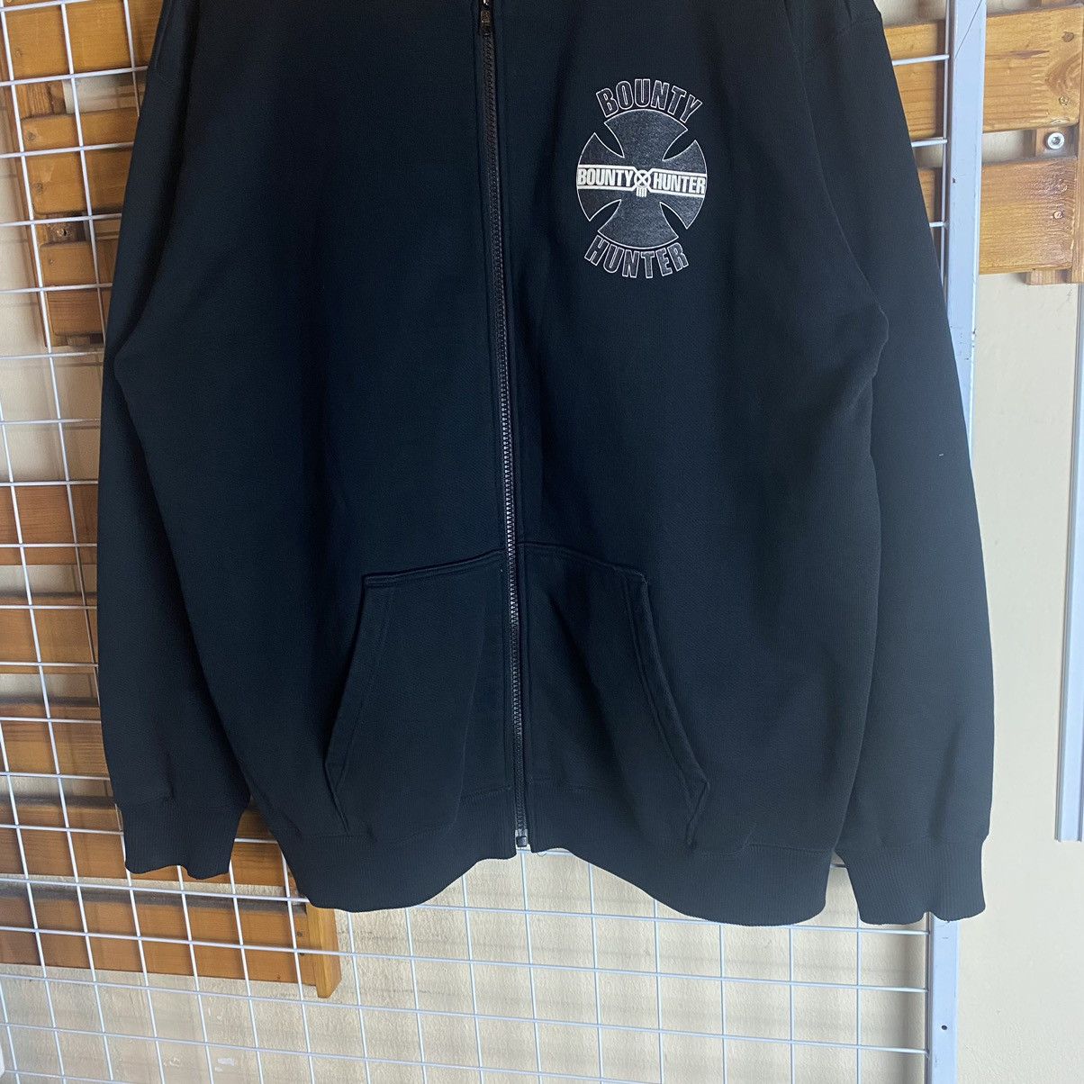 Bounty Hunter × Japanese Brand Rare!! Vintage Bounty Hunter SS02 Madness Sweaters Size US L / EU 52-54 / 3 - 10 Thumbnail