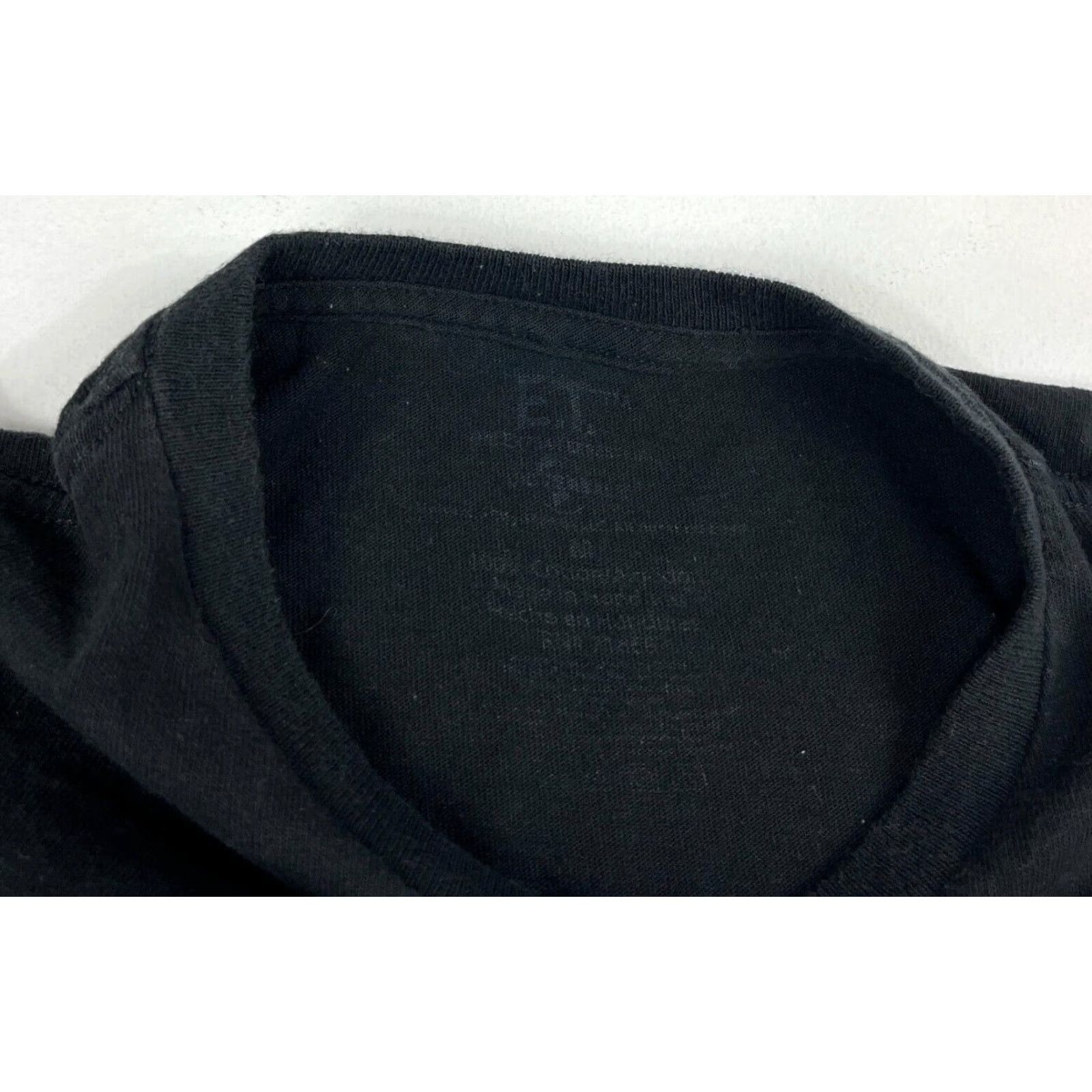 Vintage E.T. The Extra-Terrestrial Unisex Adult T-Shirt Sz M Black Cotton Crew Neck Short Sleeve Graphic "E.T." Movie Theme Vintage/Pre-owned Size US M / EU 48-50 / 2 - 5 Thumbnail