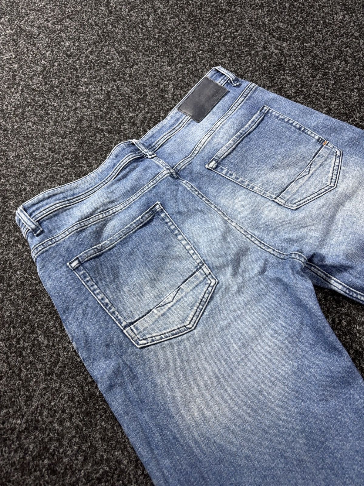 Hugo Boss 00s Hugo Boss Orange Distressed 040 Taber Tapered Jeans W36 Size US 36 / EU 52 - 17 Thumbnail