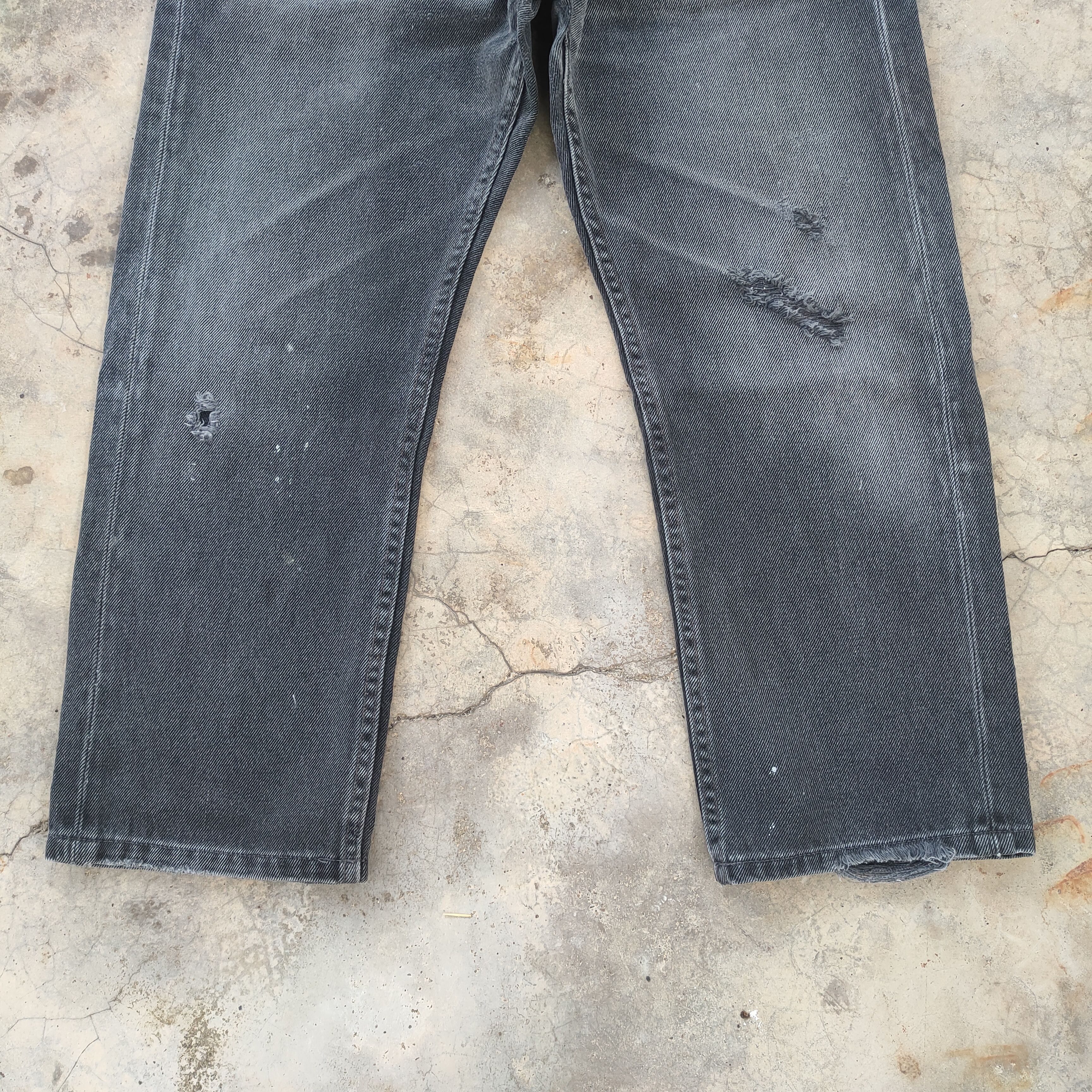 Levi's W35 VINTAGE LEVI'S BLACK RIPPED JEANS DENIM PANTS Size US 35 - 4 Thumbnail