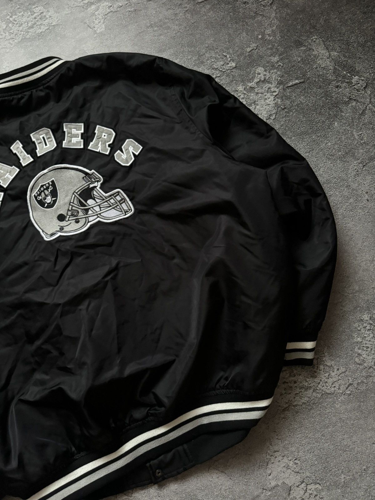 NFL Raiders NFL big logo bomber jacket varsity button up Size US XXL / EU 58 / 5 - 16 Thumbnail