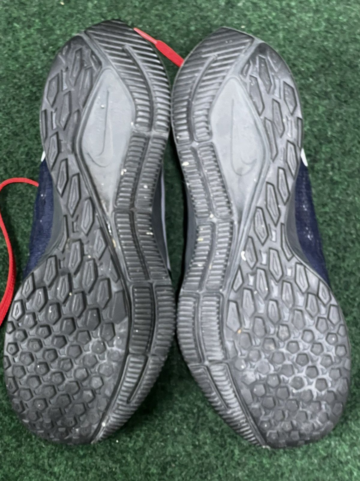NFL 2019 Nike Air Zoom Pegasus 36 New England Patriots Size US 7 / EU 40 - 9 Thumbnail
