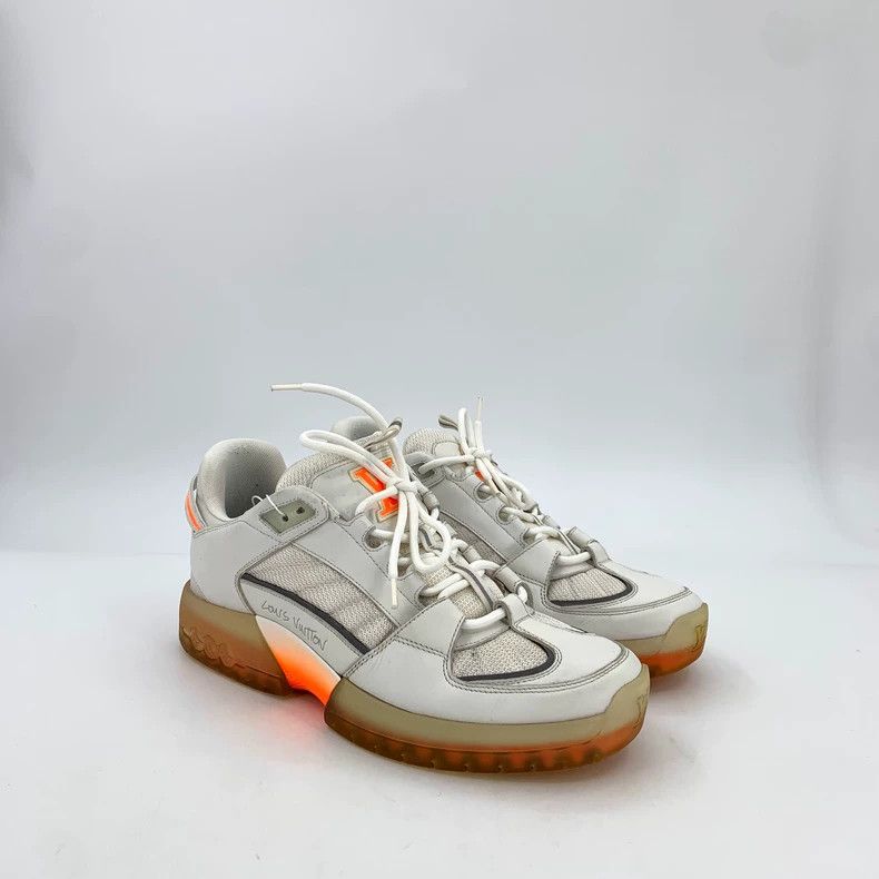 Louis Vuitton Louis Vuitton White round-toe platform lace-up sneaker Size US 8 / EU 41 - 2 Thumbnail