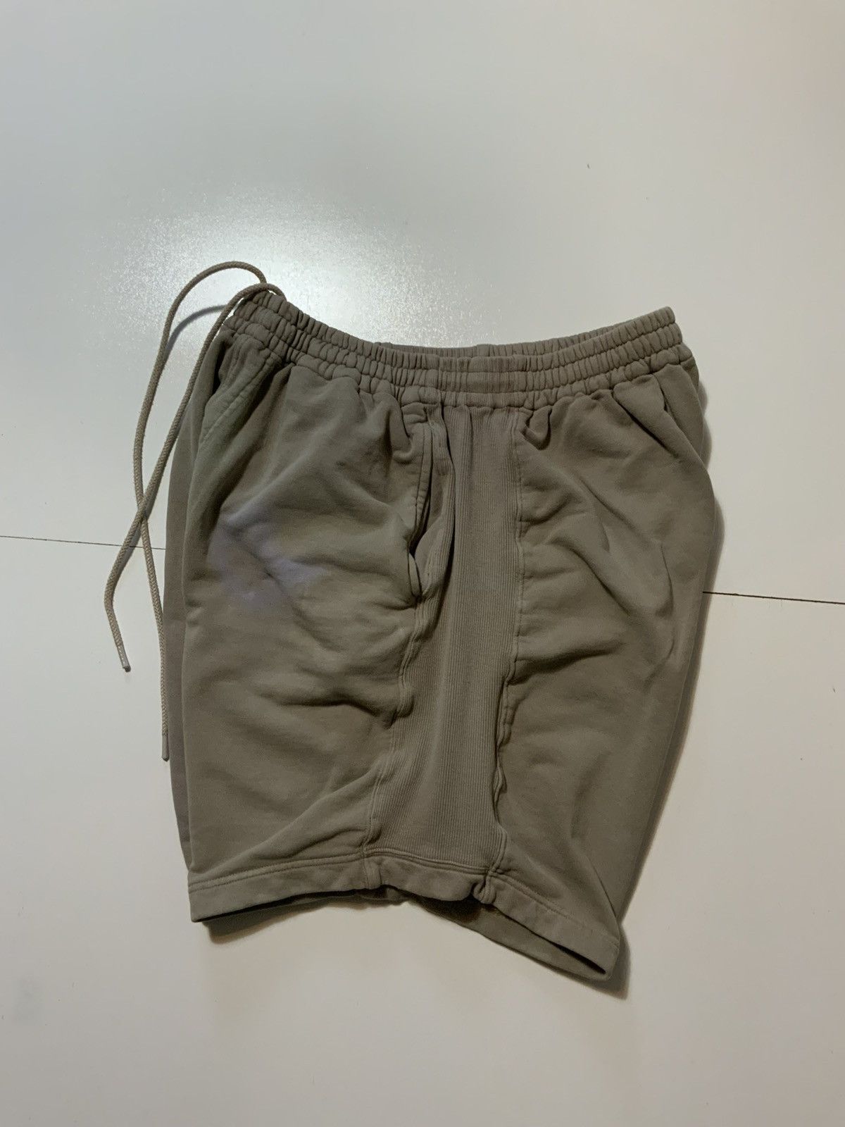 Bassike Bassike Reverse Weave Terry Fleece 10” Inseam Sweat Shorts Size US 34 / EU 50 - 2 Thumbnail