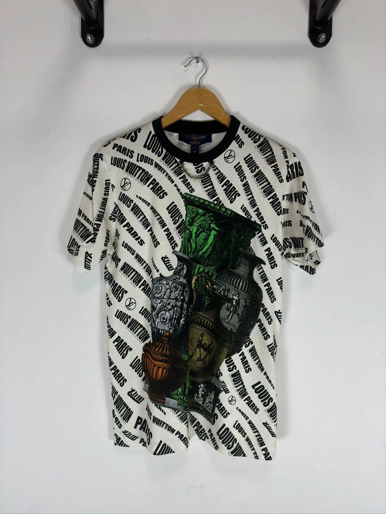 Louis Vuitton Vase Short Sleeve 2502-Nextarrow