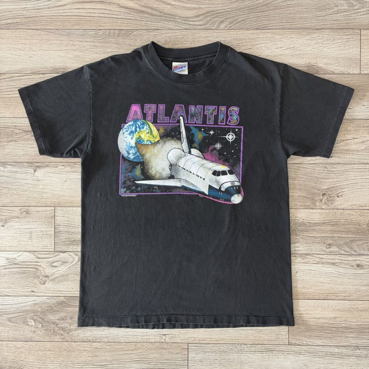 Hanes 90s black NASA Atlantis Space Shuttle Tee Shirt Size US L / EU 52-54 / 3 - 1 Thumbnail