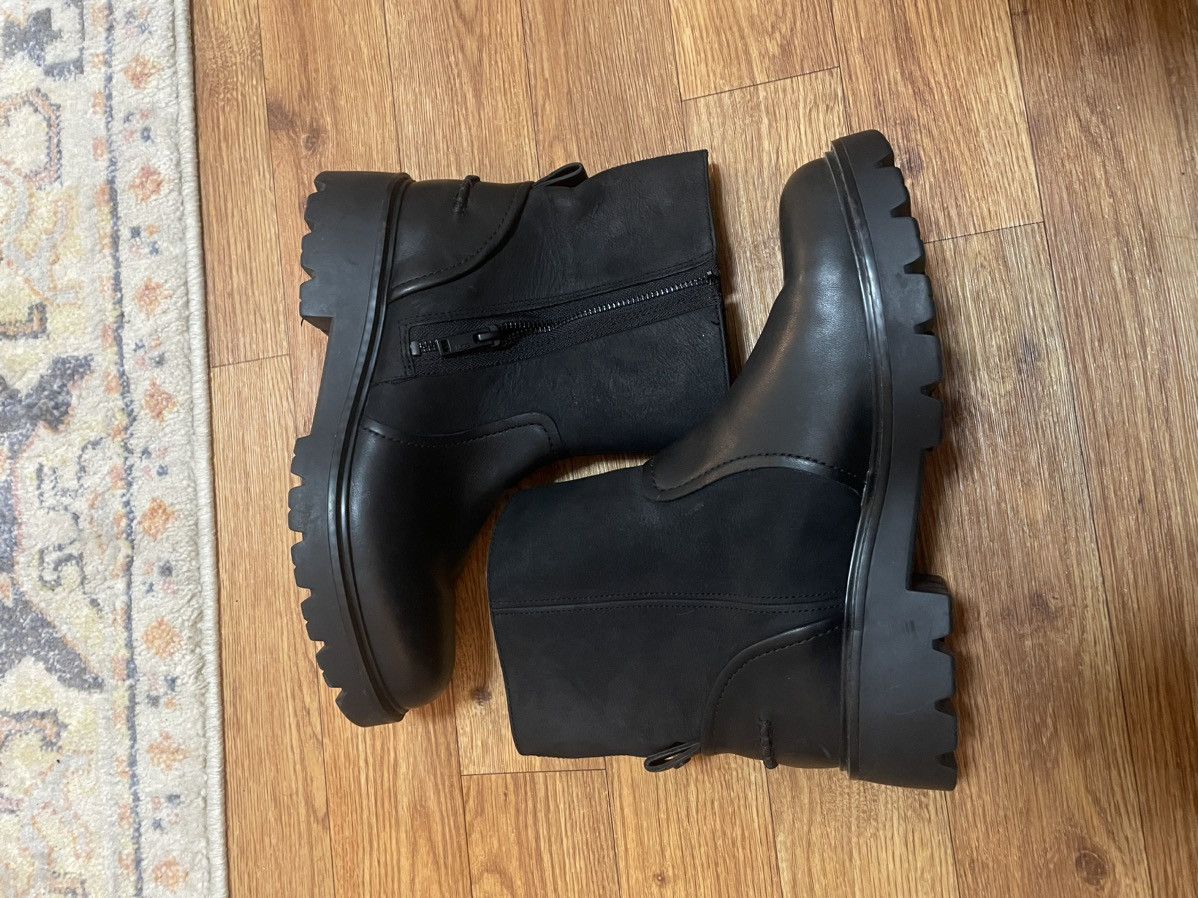 Ugg Black waterproof leather boots Size US 10 / IT 40 - 3 Thumbnail