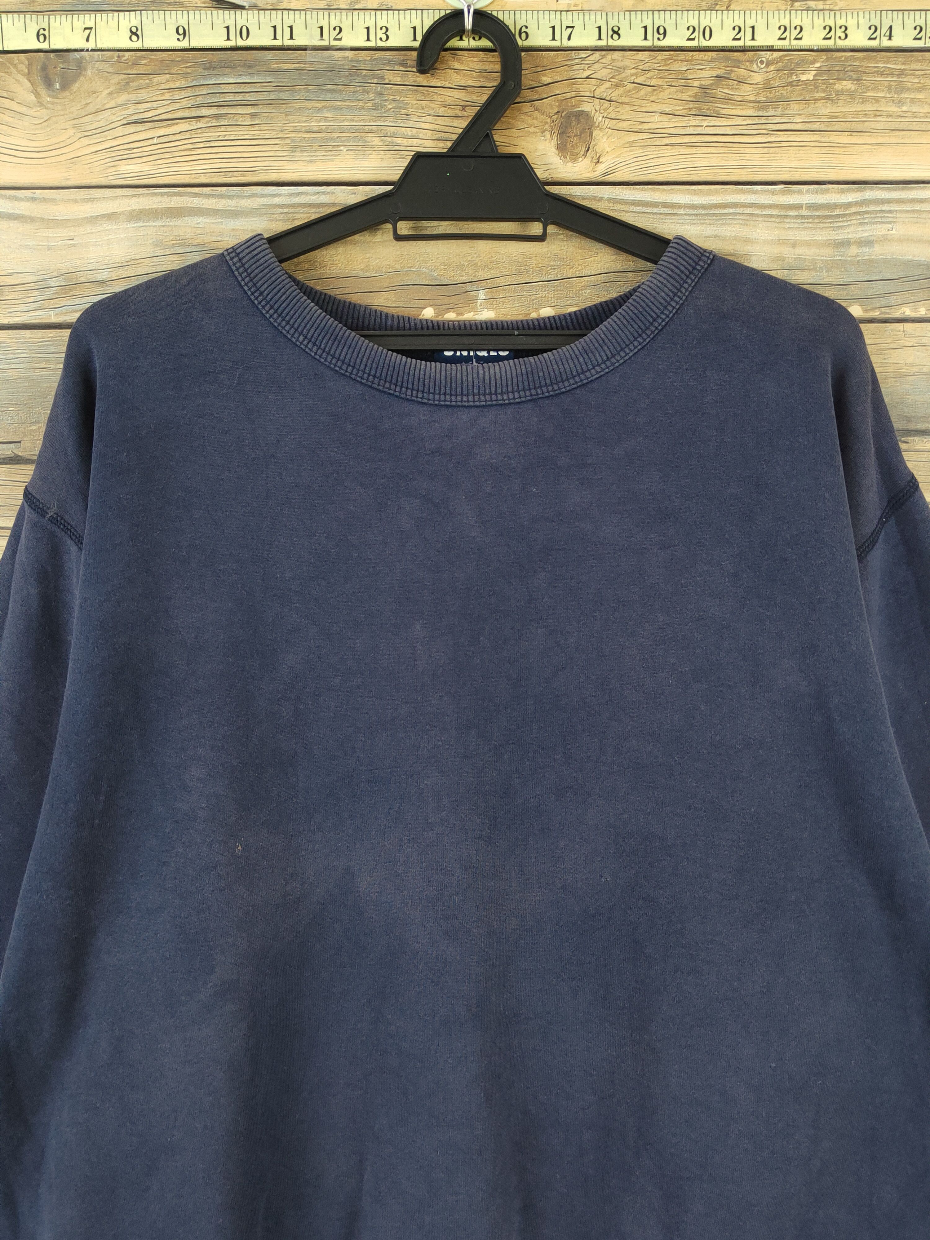 Japanese Brand × Vintage Uniqlo vintage ripped Navy Faded Sweatshirts #W961 Size US L / EU 52-54 / 3 - 2 Thumbnail