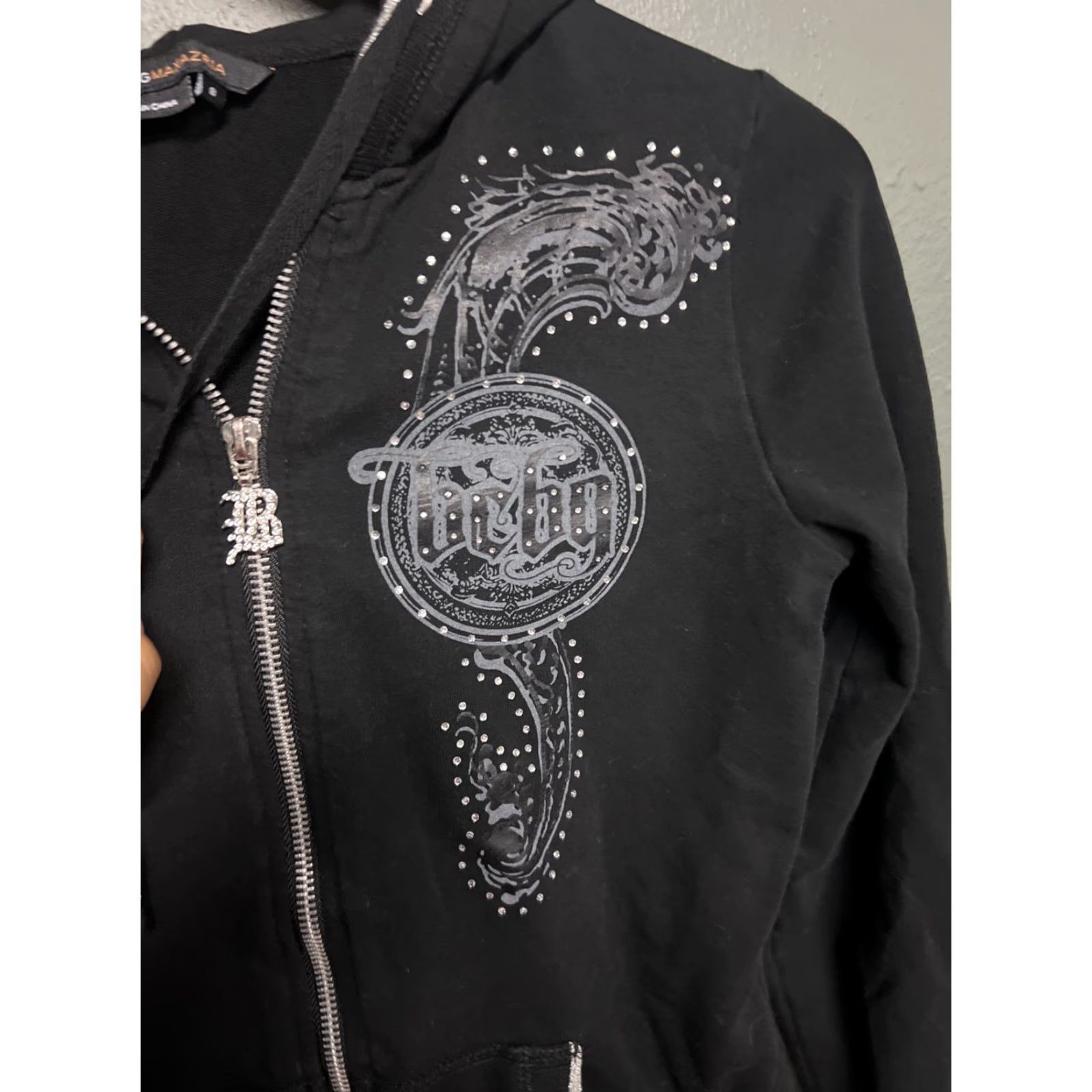 Bcbgmaxazria VINTAGE BCBG WOMENS BLACK GRAPHIC ZIP UP SWEATER S SMALL HOODIE Y2K BLING Size S / US 4 / IT 40 - 3 Thumbnail