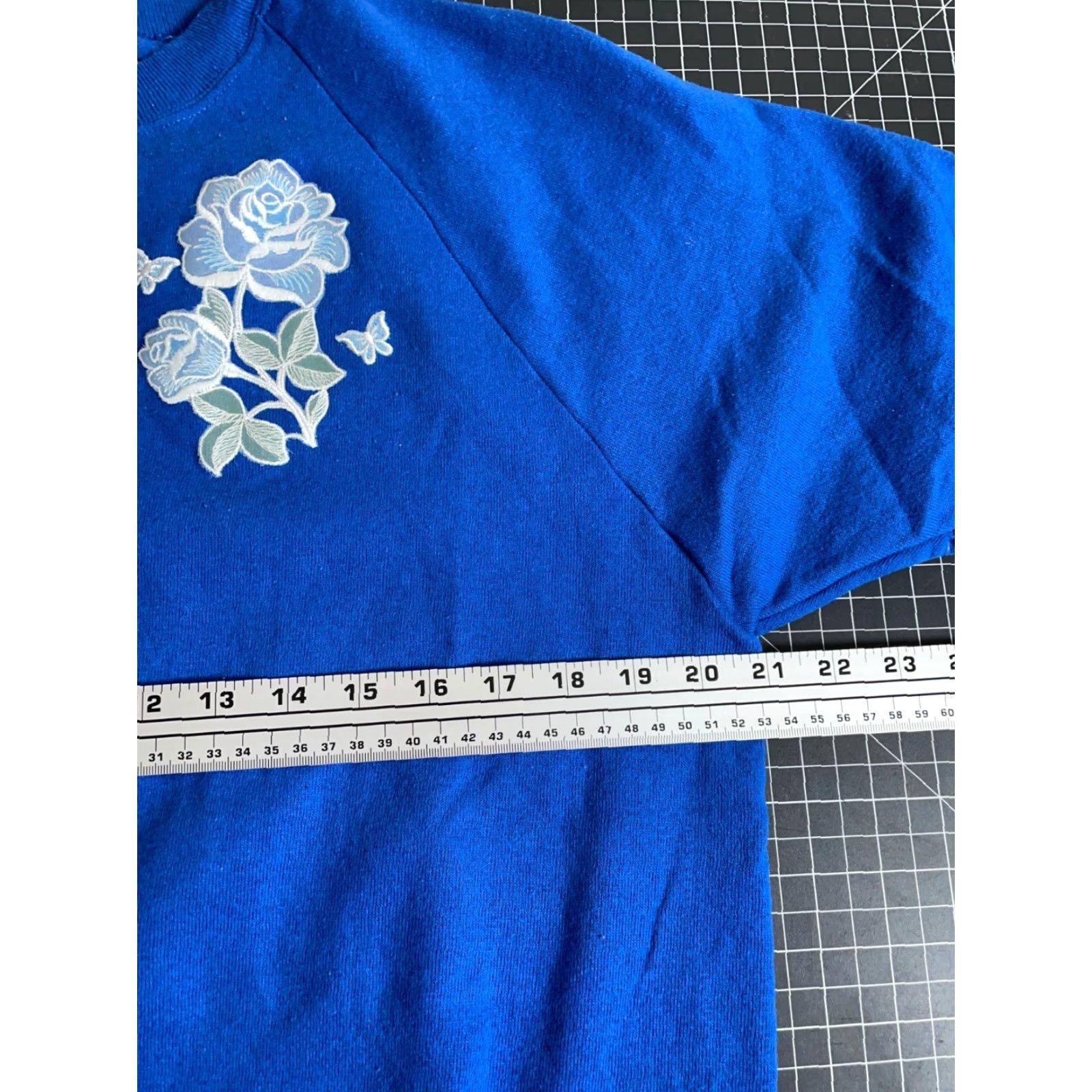 Russell Athletic VINTAGE Russell Athletic Sweatshirt Shirt Raglan 80s Floral Embroidered Blue Adults Large Womens Size L / US 10 / IT 46 - 5 Thumbnail