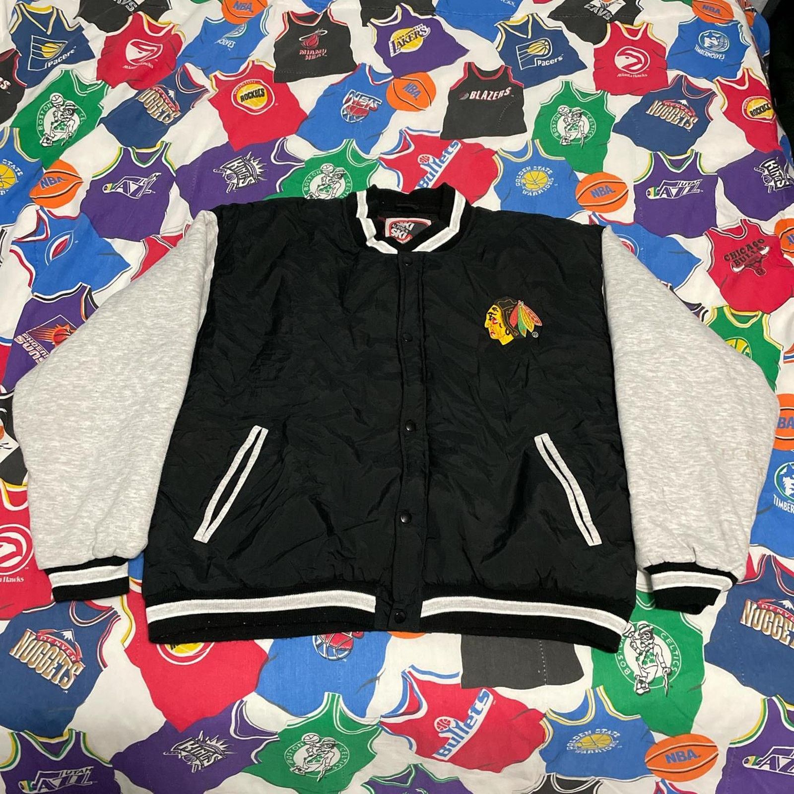 NHL × Vintage Vintage 90s NHL Chicago Blackhawks Hockey Bomber Jacket Size US XL / EU 56 / 4 - 1 Thumbnail