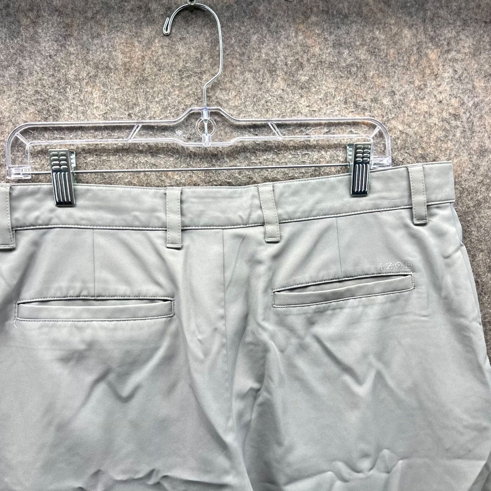 Izod VINTAGE IZOD Shorts Mens 34 Gray Chino Flat Front Golf Polyester Performance Casual Regular Modern Size US 34 / EU 50 - 5 Thumbnail