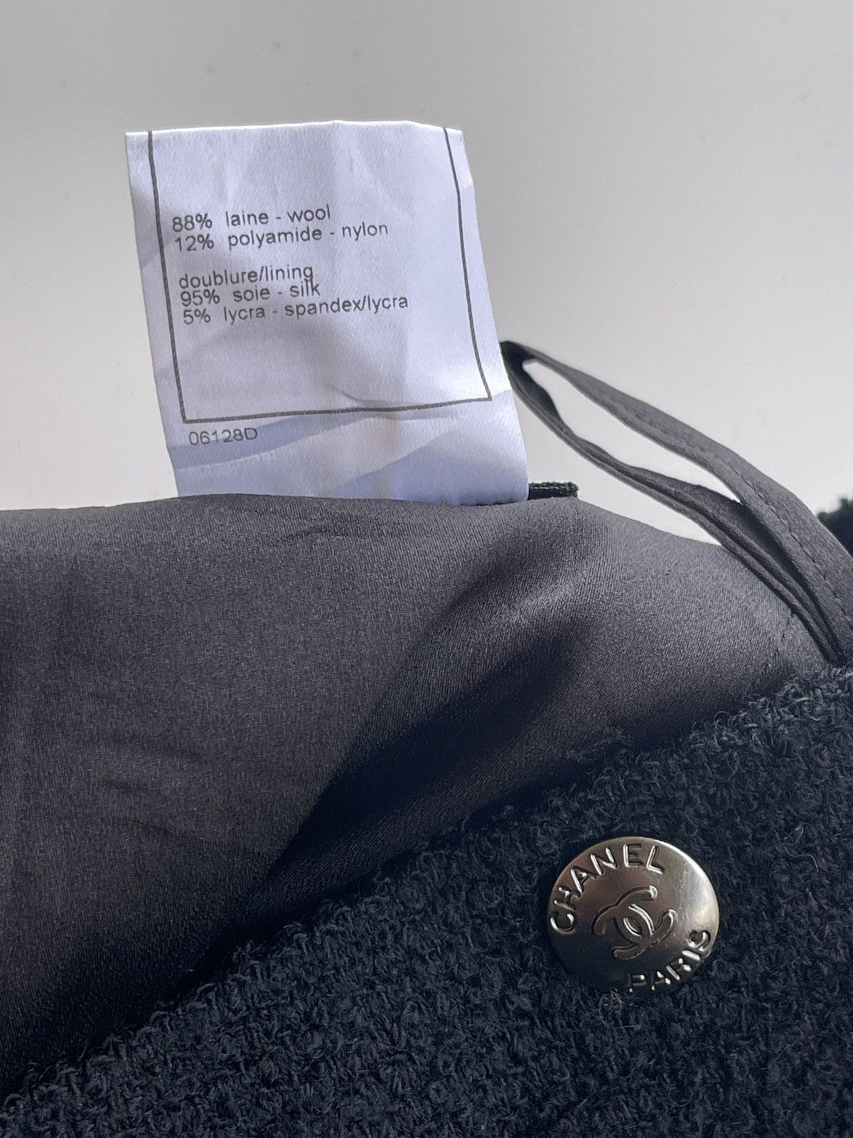 Chanel FW1997 Chanel Wool Bouclette Black Skirt Size 28" / US 6 / IT 42 - 7 Thumbnail
