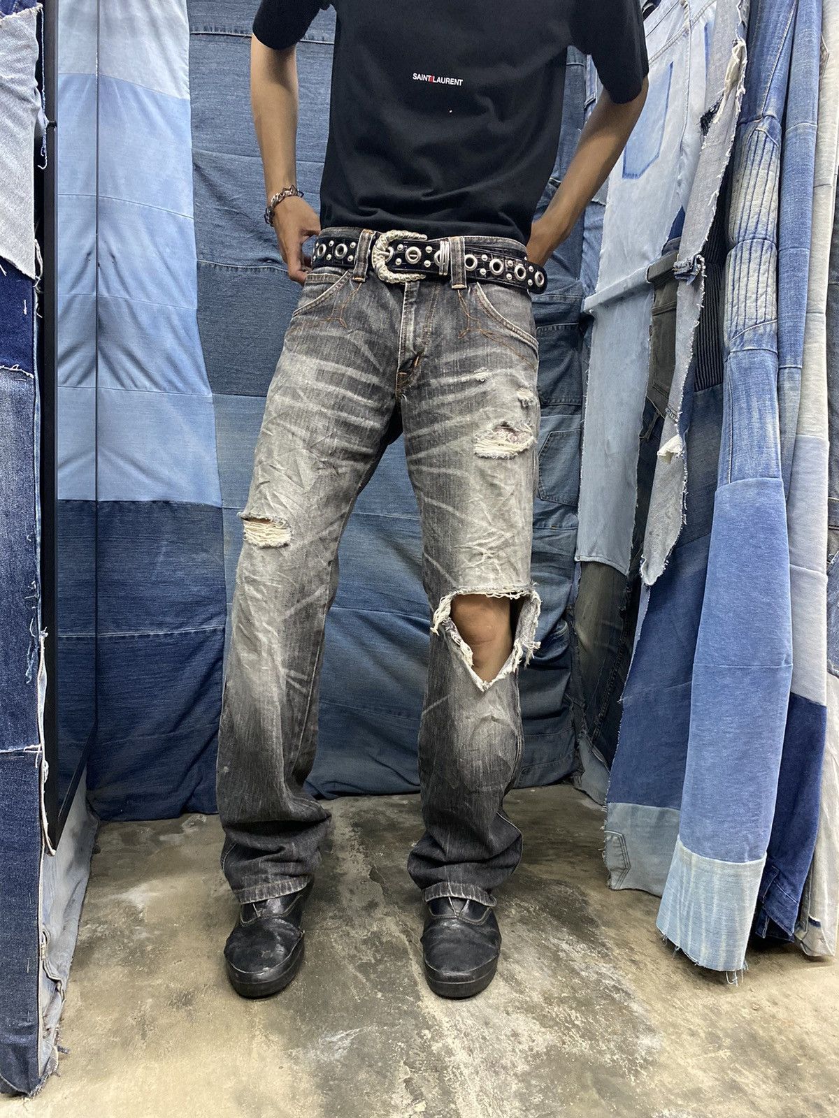 Edwin vintage edwin 503 flared distressed blue trip Size US 29 - 15 Thumbnail