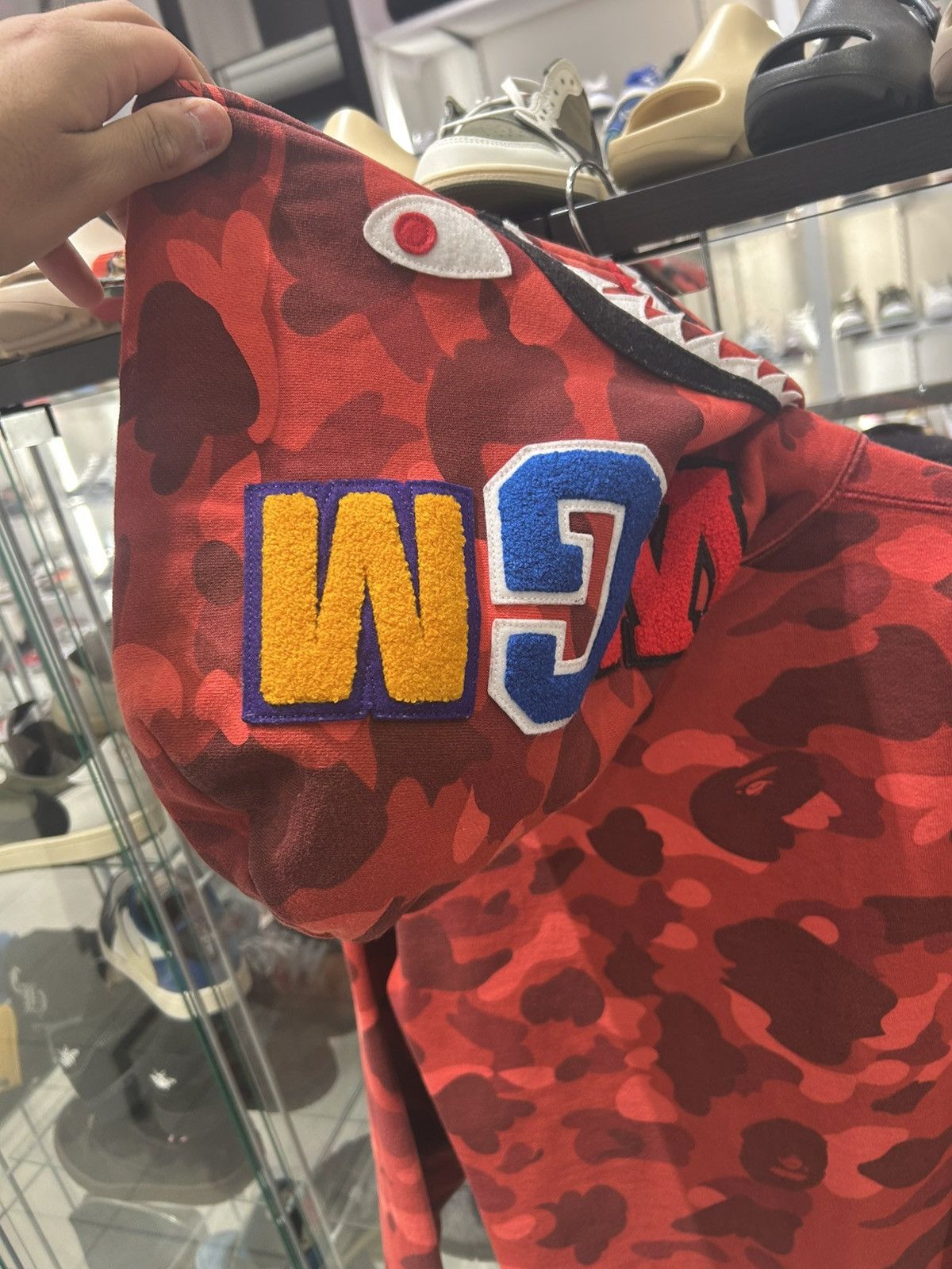 Bape Bape Red camo Shark hoodie Size US L / EU 52-54 / 3 - 9 Thumbnail