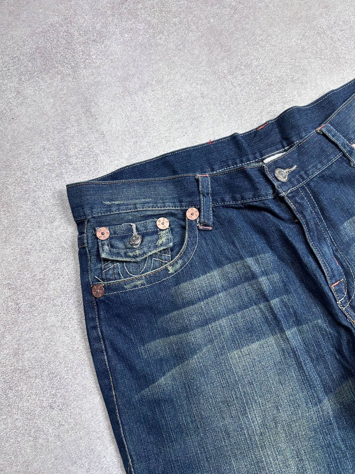 True Religion Vintage True Religion Y2K Embroidery Baggy Shorts Rare 42 Size US 40 / EU 56 - 5 Thumbnail