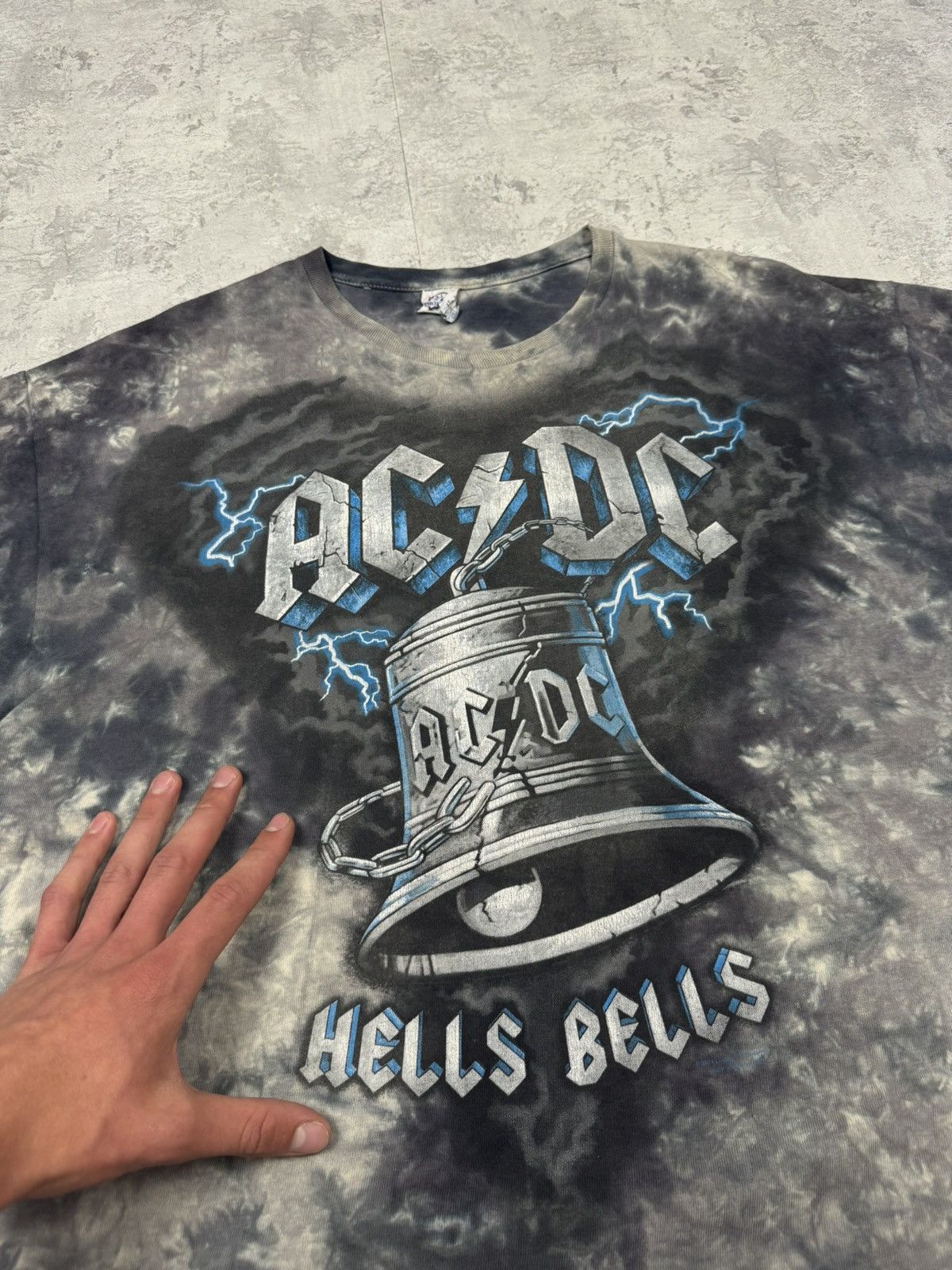 AC/DC Vintage AC/DC Hells Bells T-Shirt Big Logo Size XXL Size US XXL / EU 58 / 5 - 4 Thumbnail