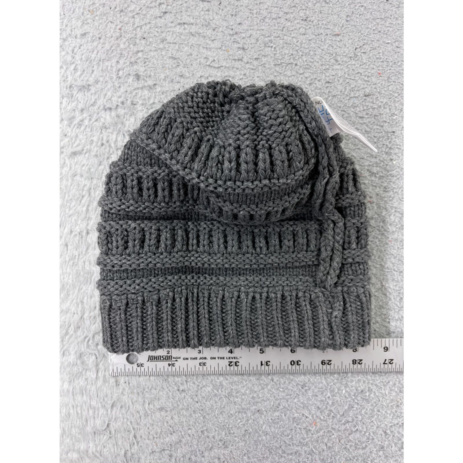 Vintage Time And Tru Beanie Hat Womens One Size Gray Knit Polyester Faux Fur Pom Size ONE SIZE - 6 Thumbnail