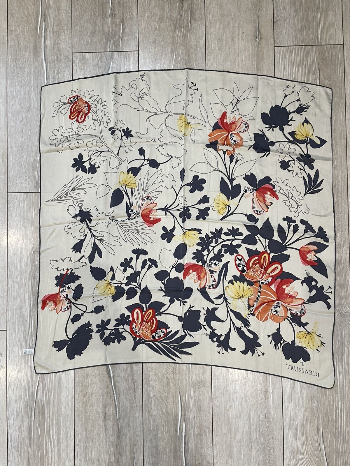 Trussardi Trussardi silk scarf flower Size ONE SIZE - 1 Thumbnail