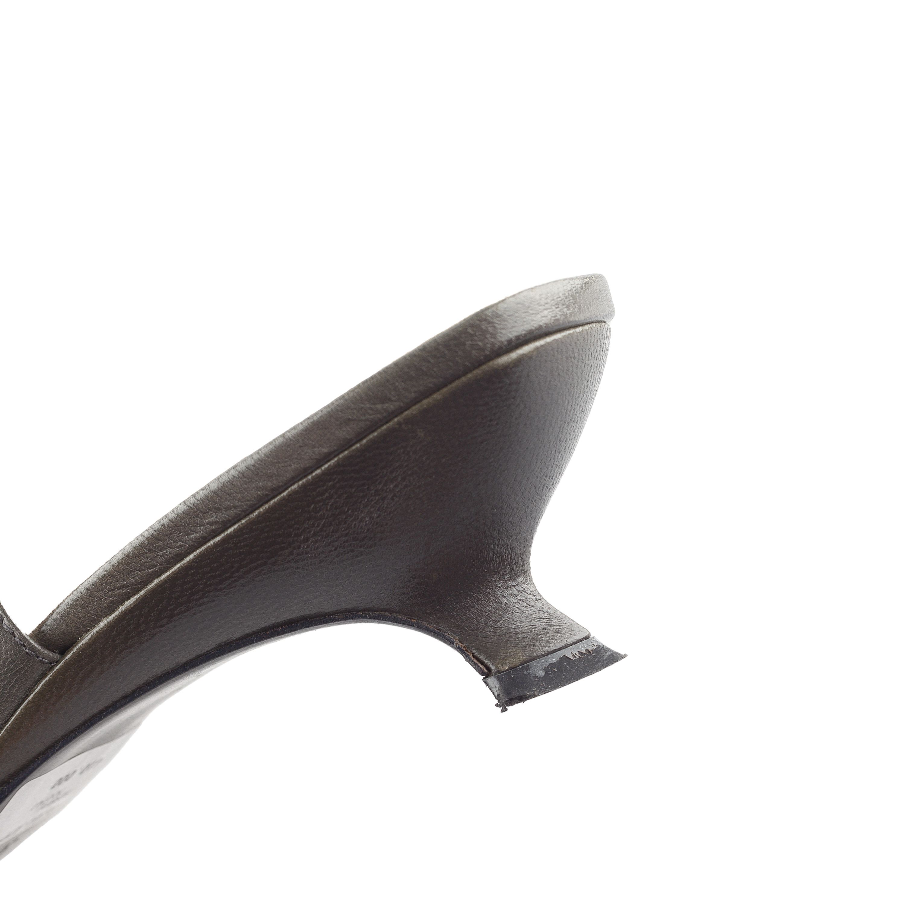 Miu Miu × Vintage Miu Miu Flower Black / Grey Heels (37 EU) Size US 6 / IT 36 - 6 Thumbnail