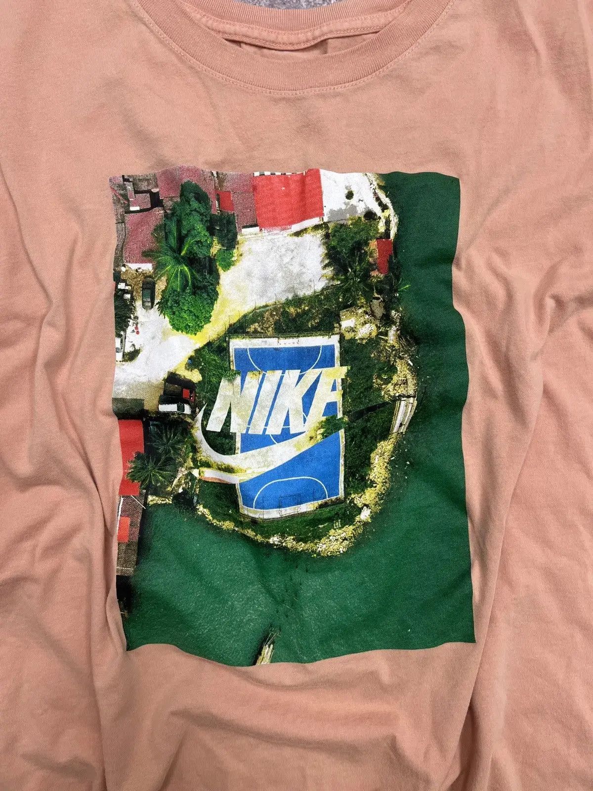 Nike Vintage Nike T-Shirt XXL Brown Aerial Print Swoosh Logo Size US XXL / EU 58 / 5 - 2 Thumbnail