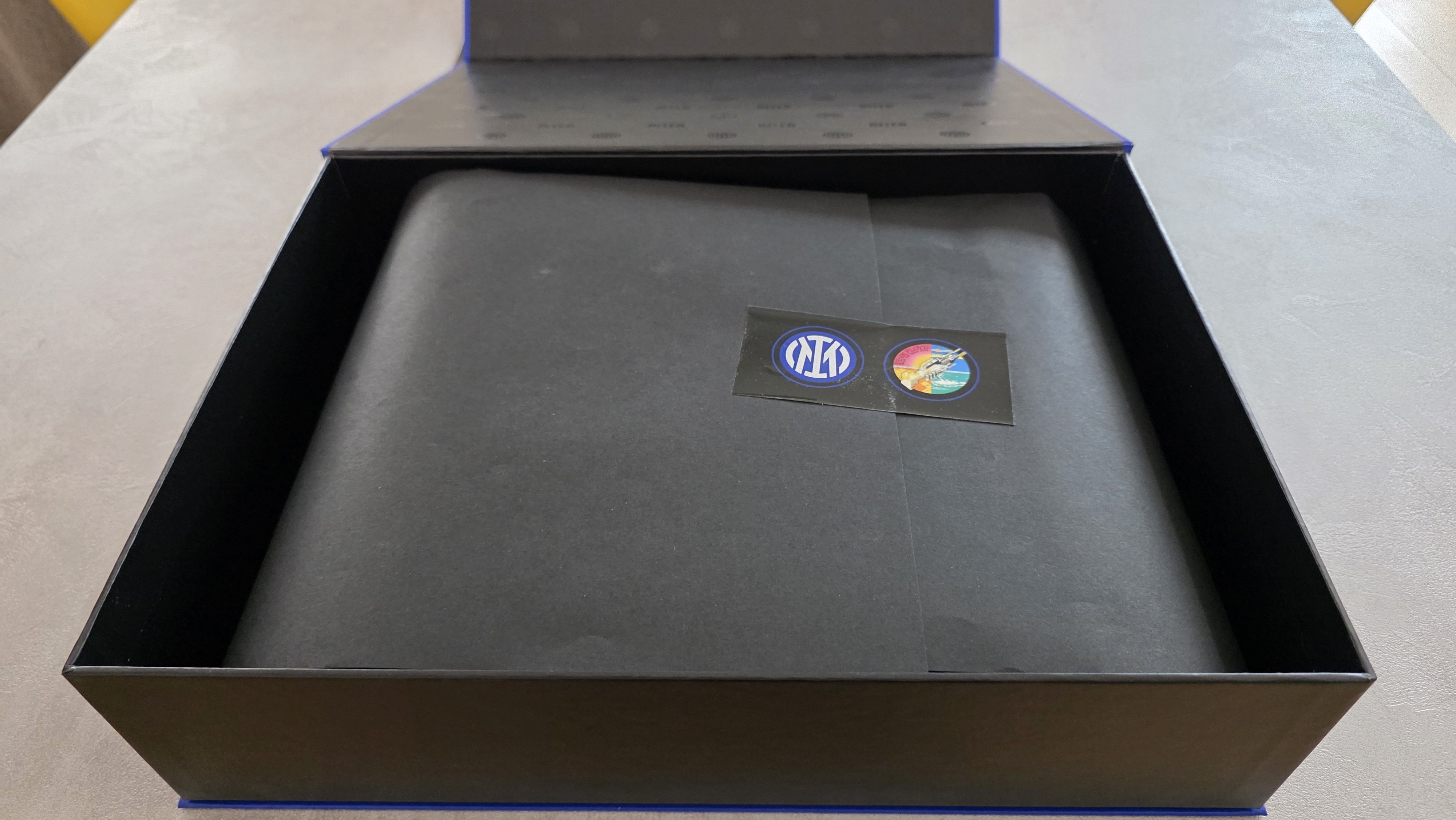 Nike [WORLDWIDE EXCLUSIVE] Inter Milan x Pink Floyd Anthem Jacket Size US L / EU 52-54 / 3 - 7 Thumbnail