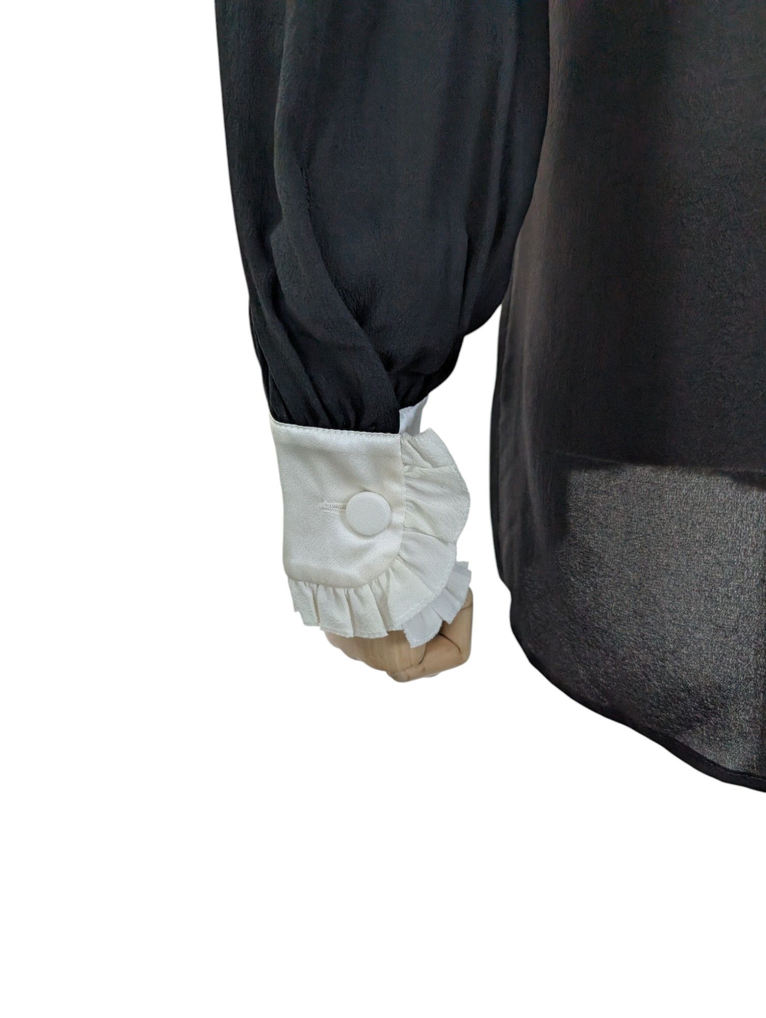 Gucci Gucci Black Silk Blouse With Whitefrill Trim Size M / US 6-8 / IT 42-44 - 8 Thumbnail