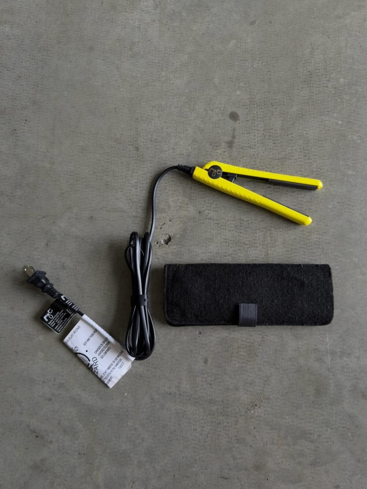 Pythia PYT / Mini Hair Straightener Flat Iron / Yellow Travel Size ONE SIZE - 4 Thumbnail
