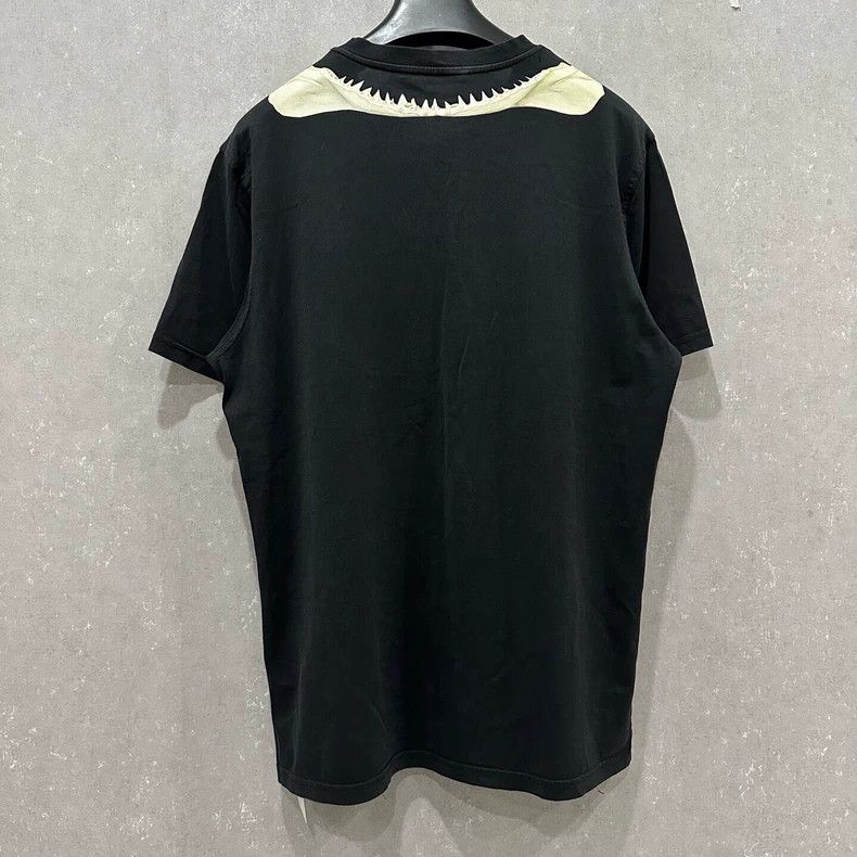 Givenchy Givenchy Black Round Neck Short Sleeve T-Shirt, Size L Size US L / EU 52-54 / 3 - 2 Thumbnail